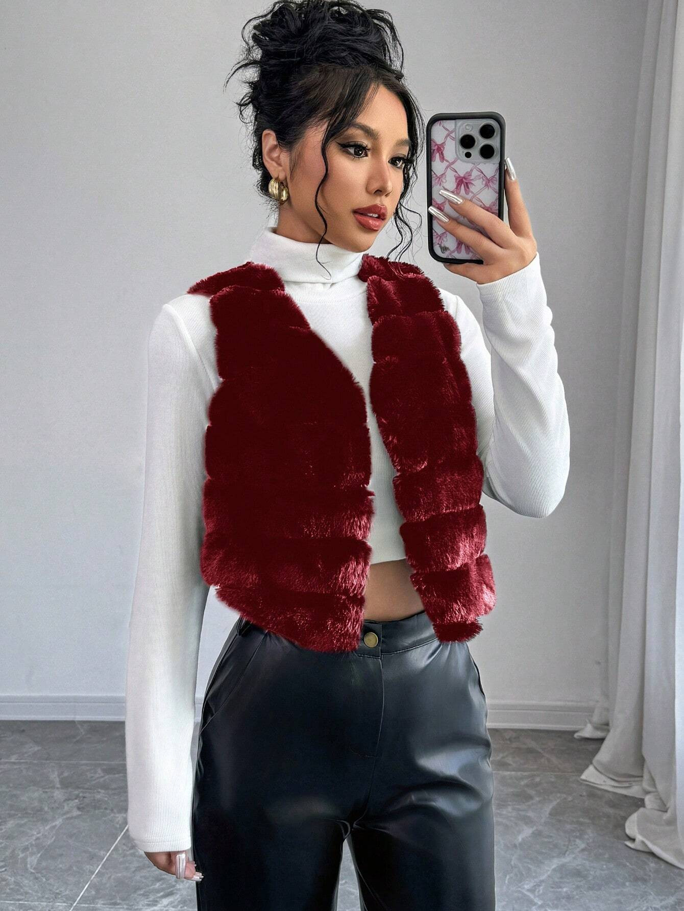 SHEIN Privé Women's Basic Faux Fur Vest Jacket, Sleeveless, Simple Minimalist Design, Warm For A... | SHEIN