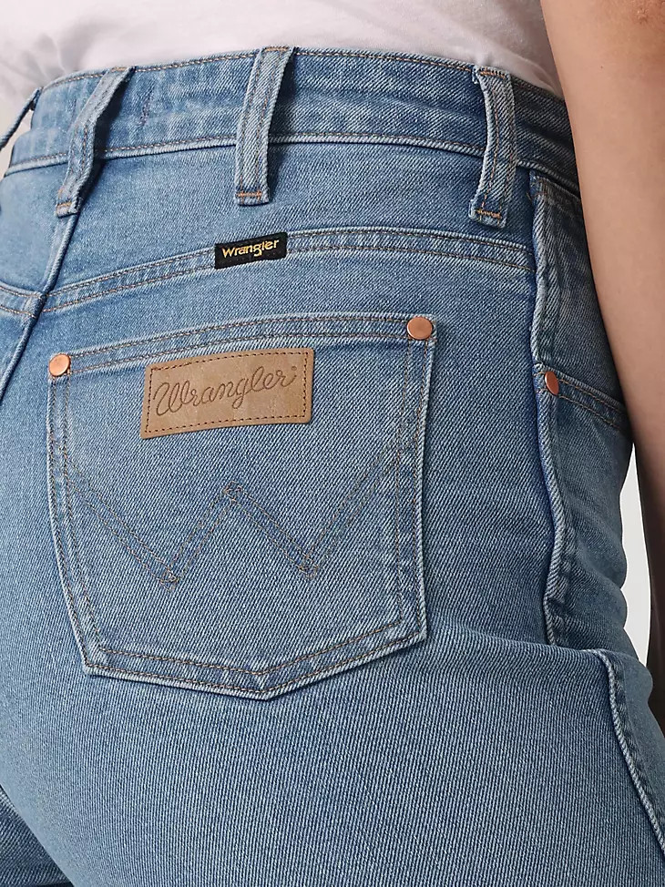 Women's Tapered Mom Jean in Mauna | Wrangler