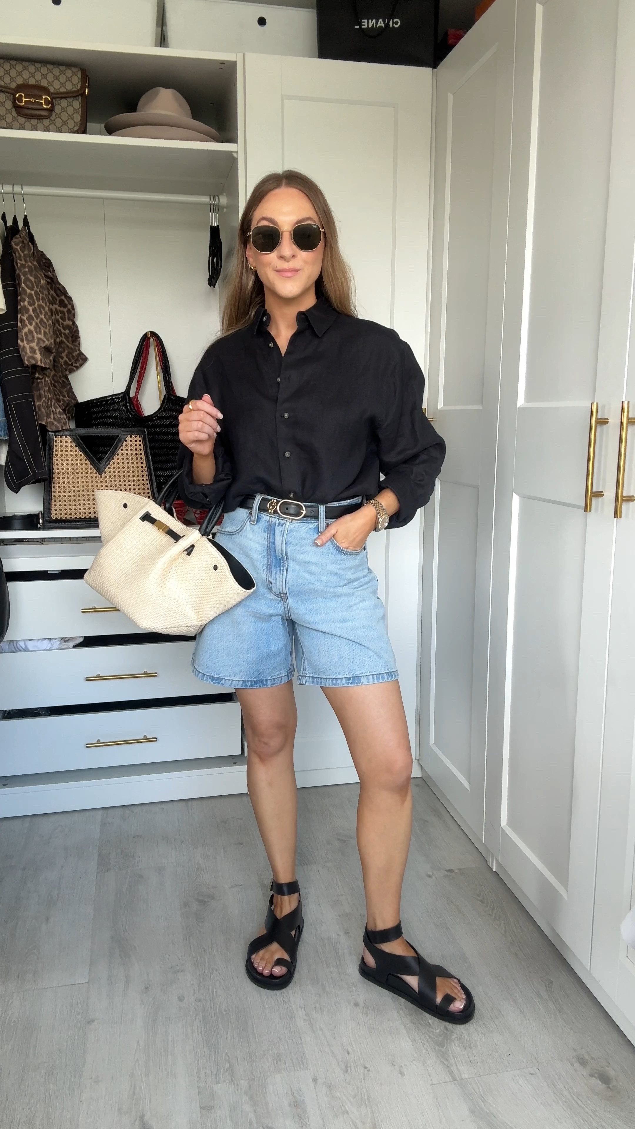 A simple summer outfit 🖤

Shorts: 25
My shirt is Primark but I have the one linked in white and wear an XS 
Sandals: 37 (true to size)
Belt: 75

#LTKluxury #LTKstyletip #LTKsummer