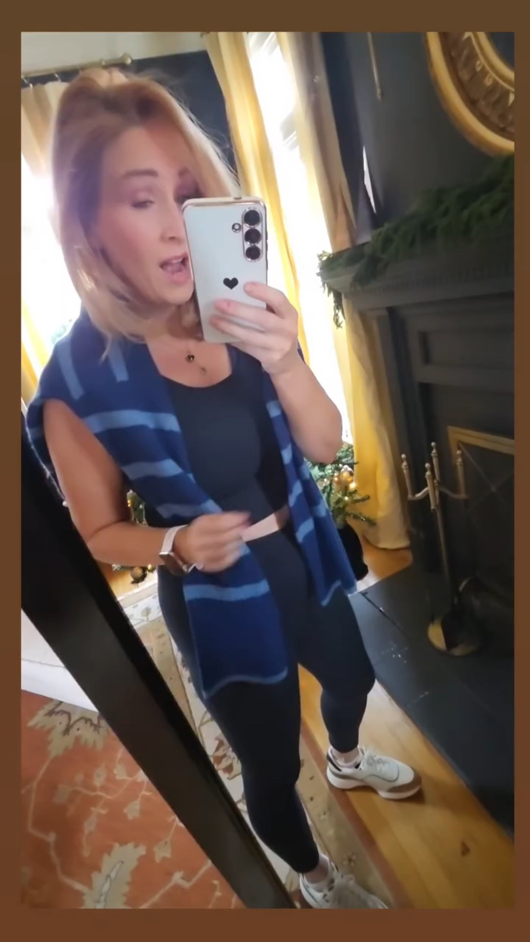 Navy /Blue 💙
So many great shades of blue
Still sweater season
I think this one is sold out but here are some great options
To me it's so much more versatile than black Who else agrees?
#ootd #fitness #active