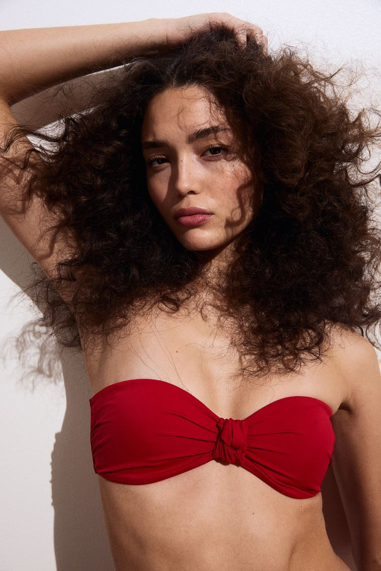 Wattiertes Bandeau-Bikinitop - Neckholder - Rot - Ladies | H&M DE | H&M (DE, AT, CH, NL, FI)