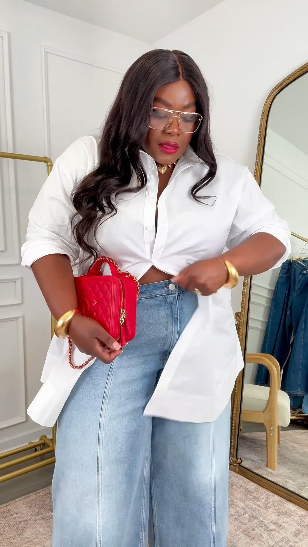 we love styling an Amazon base — wide leg jeans and crisp white button down tunic 

Jeans (36)
Top/Dress 3X

Necklace is old Zara and bangles are KHOI

Amazon outfit, wide leg jeans, jeans, plus size fashion, Amazon finds, 



#LTKFindsUnder50 #LTKFindsUnder100 #LTKPlusSize