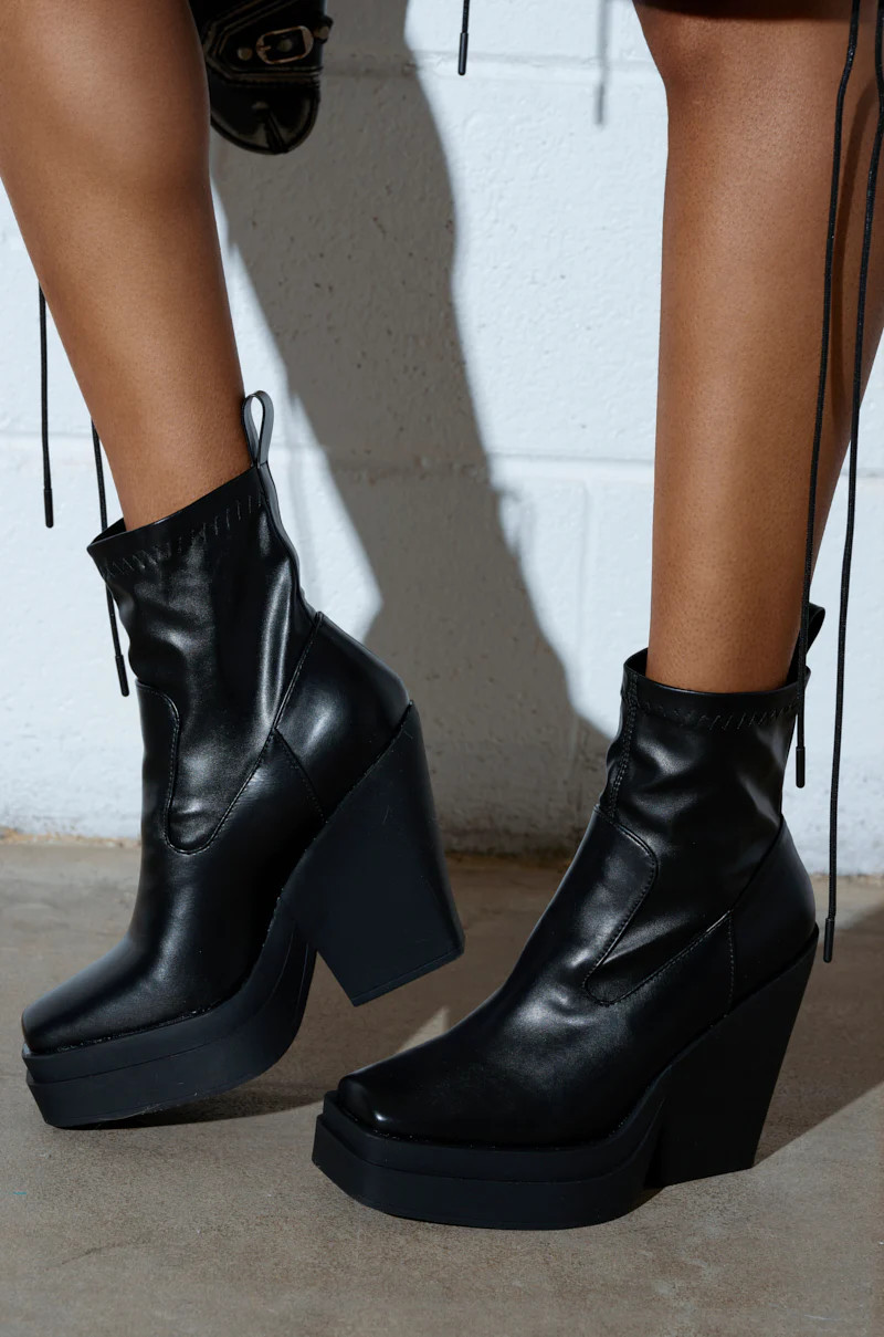 AKI BLACK STRETCH PU CHUNKY BOOTIE | AKIRA