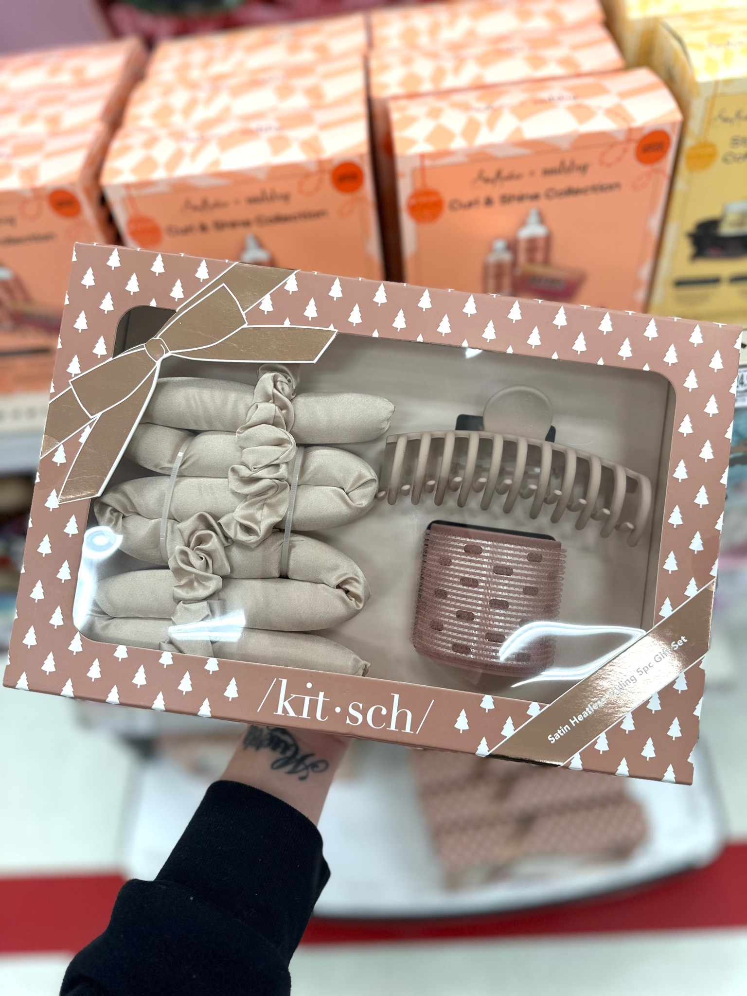 Kitsch Holiday Gift Set 🎁 available at Target 

Kitsch Satin Heatless Hair Styling Gift Set

#LTKHoliday #LTKGiftGuide #LTKSeasonal