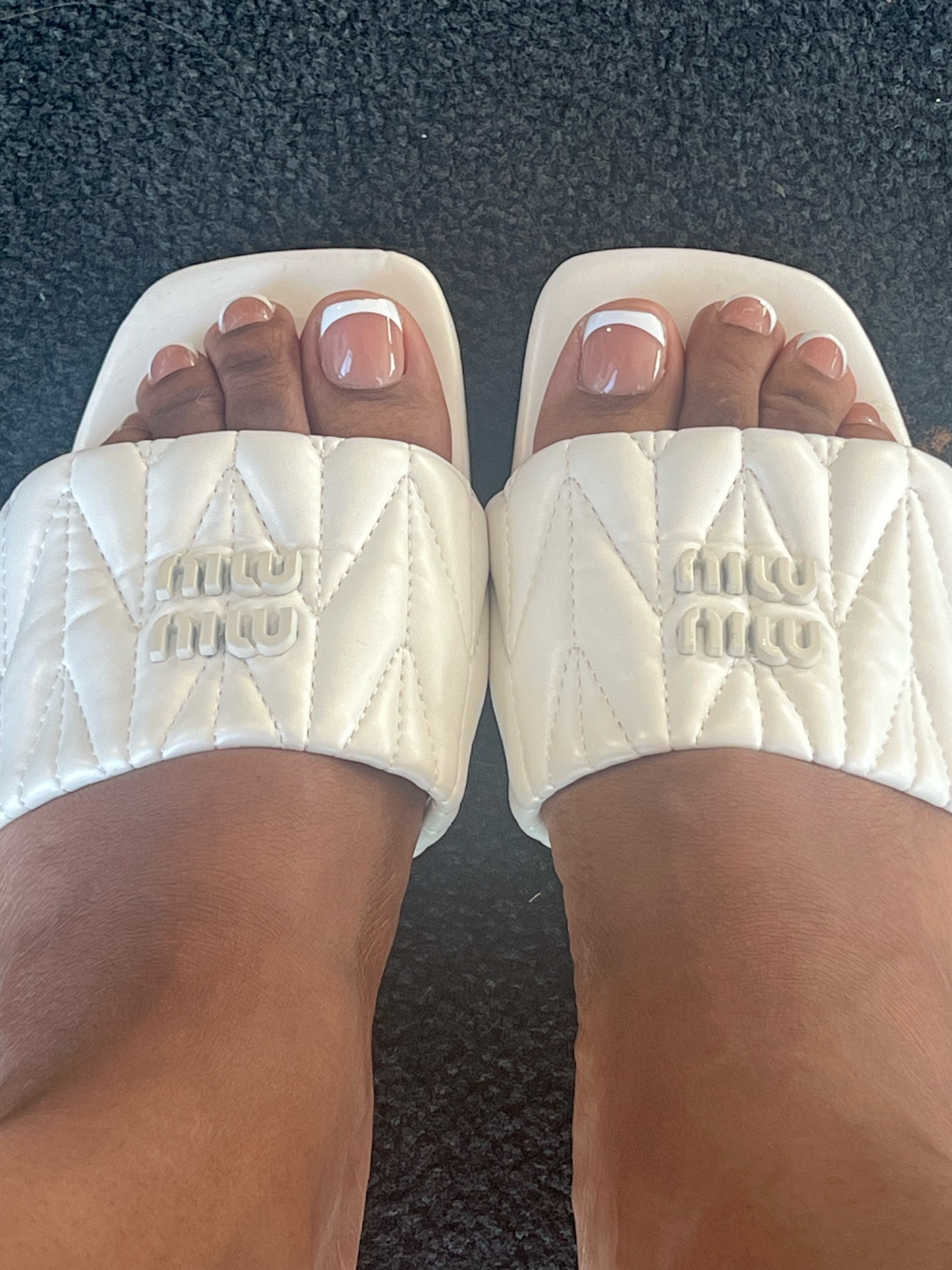 DIY press-on pedicure: because perfect toes start at home!

#DIYPedicure #PressOnNails #AtHomeSpa #PerfectToes #NailArt #SelfCare #BeautyRoutine #PedicureTime #NailGoals #PamperYourself

#LTKBeauty