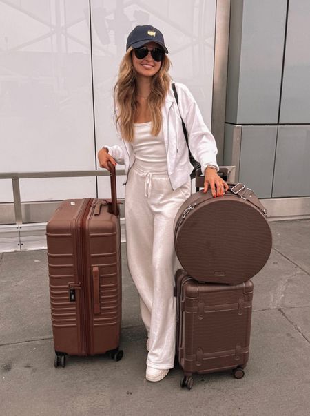 Travel obsessed ✈️

#travelblogger #travellover #traveloutfit #airportstyle #luggage #calpak #beis #suitcase #hatcarrier #hats #shealeighmills

#LTKStyleTip #LTKTravel #LTKSeasonal