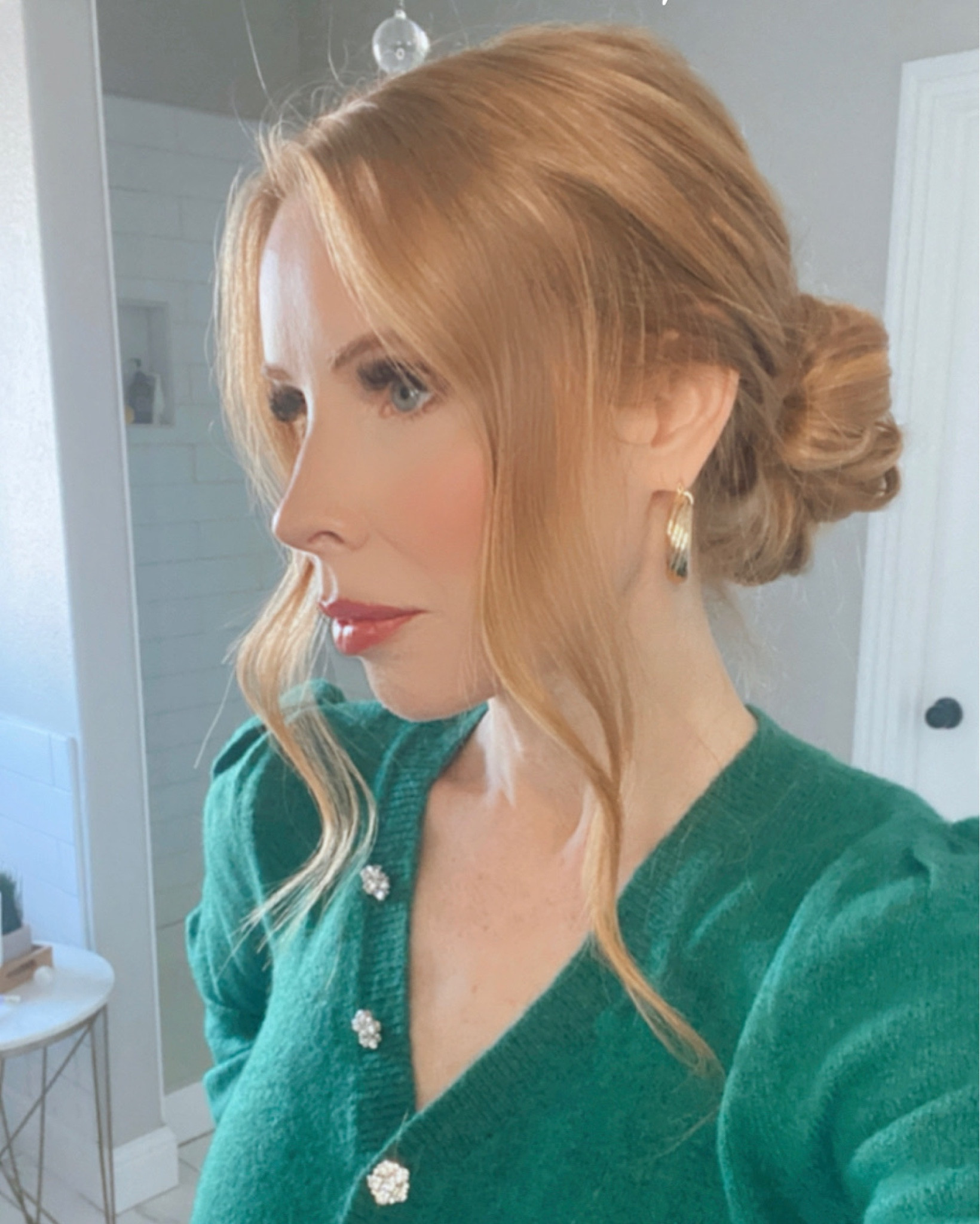 Holiday hairstyle, Christmas sweater, Kendra Scott, holiday makeup, love loft


#LTKbeauty #LTKSeasonal #LTKHoliday