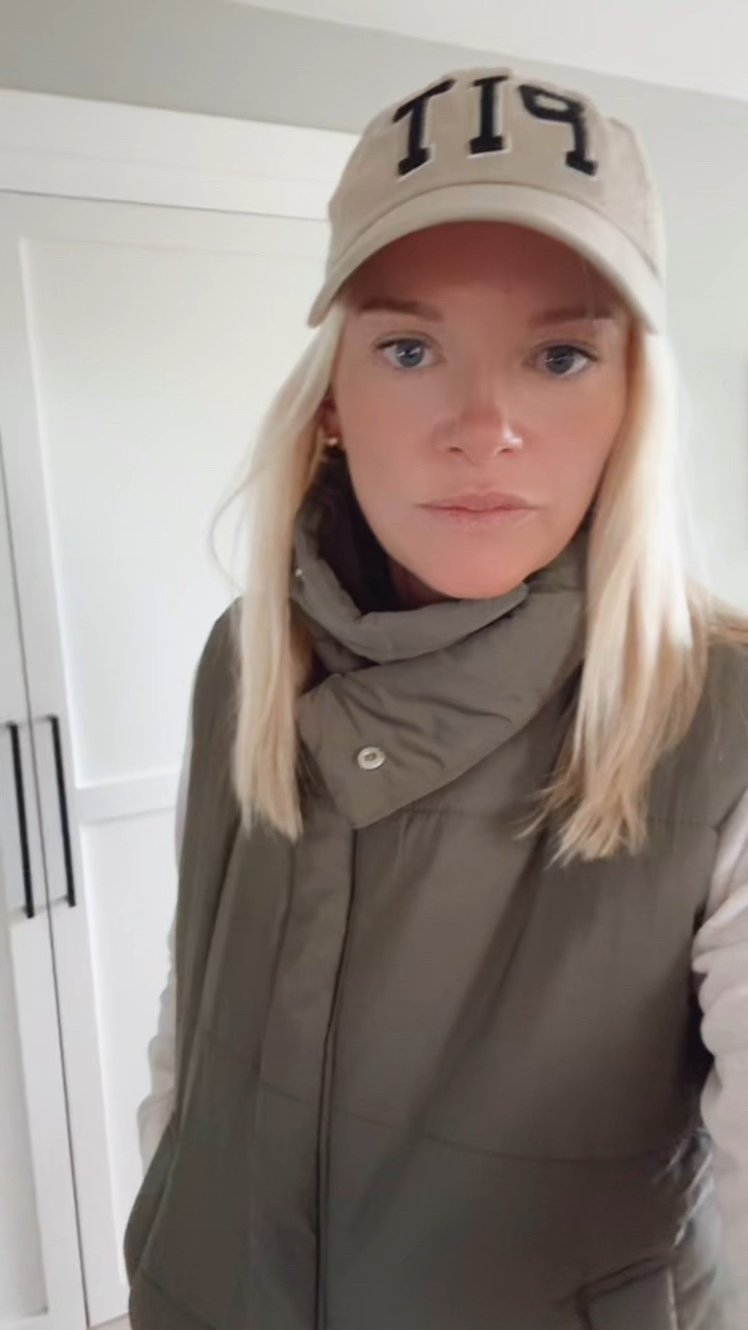 Those Colorado mornings that start in the 40s and climb to the 70s deserve layers that work as hard as you do 🤎
This VICI vest has that just-right weight—warm without the bulk, easy to dress up or down.

✨ Tip: Style it open over a ribbed long sleeve or hoodie for that “I didn’t try but still look pulled together” energy.
✨ Dupe alert: The fit rivals high-end puffer vests at half the price.

Shop the look on LTK 🛍️
#figandfernhomestaging #viciootd #ltkfallfashion #coloradolayers #neutralstyle #cozyseason #falloutfitinspo #capsulewardrobe

#LTKSeasonal #LTKU #LTKSaleAlert