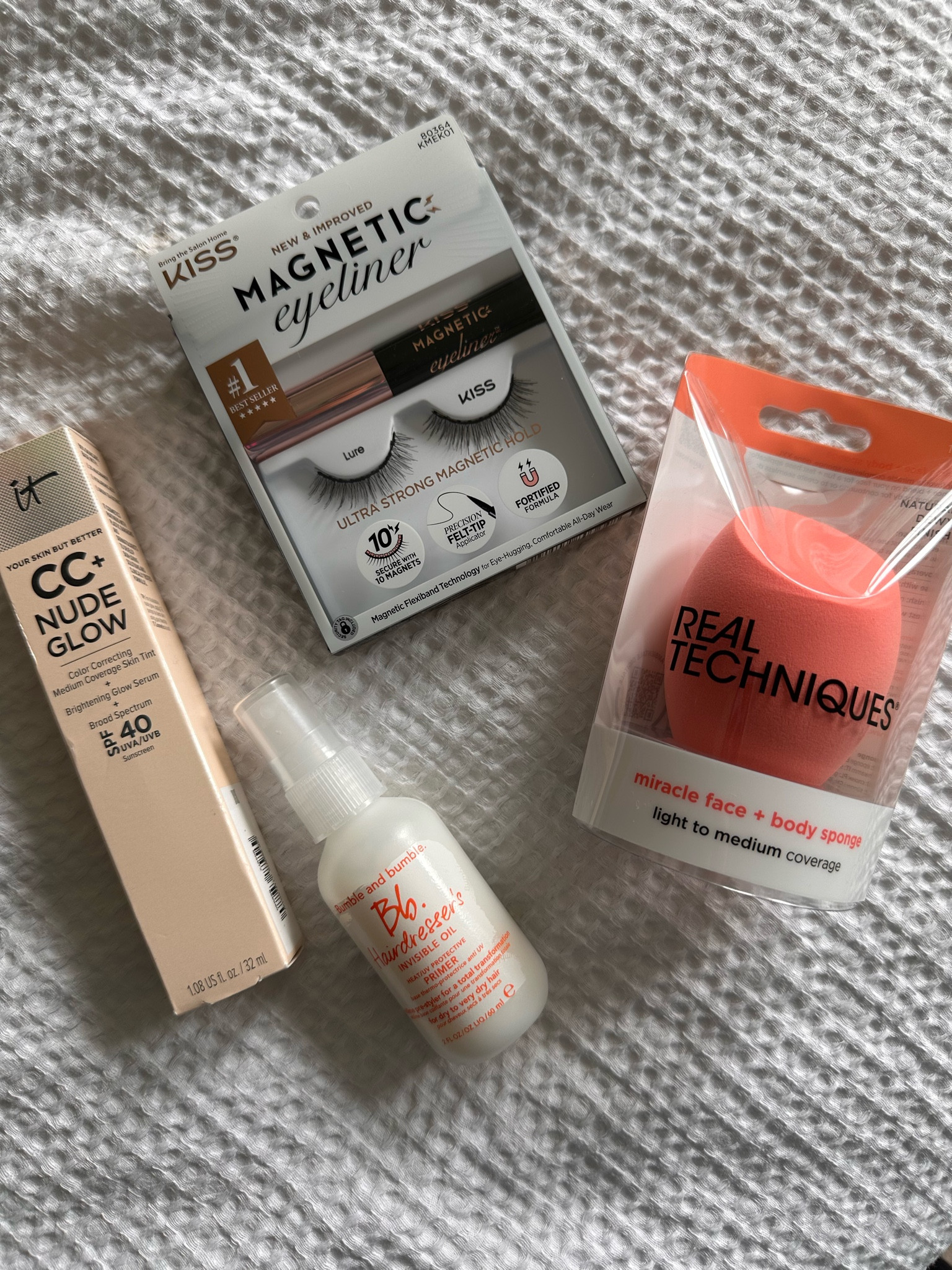 todays target purchases! I’ve wanted this beauty blender for so long! Trying some hair oil spray to put moisture in my dry hair! Some magnetic eyelashes for filming! Also some cc cream from it cosmetics! 

Beauty finds, beauty must haves, eyelash extensions, beauty blender 



#LTKfindsunder50 #LTKbeauty #LTKstyletip