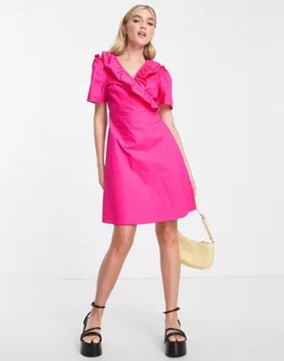 Pieces – Mini-Wickelkleid in Pink mit Rüschen | ASOS (Global)