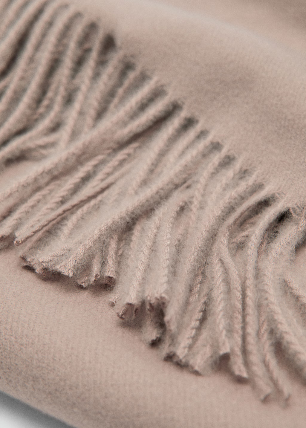 Fringed edge scarf - Women | MANGO USA | Mango (US/MX/AU)