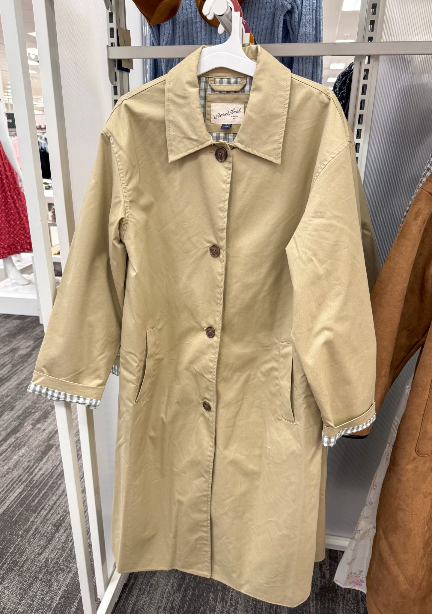 New trench coat 😍

#LTKootd #LTKWorkwear #LTKMidsize