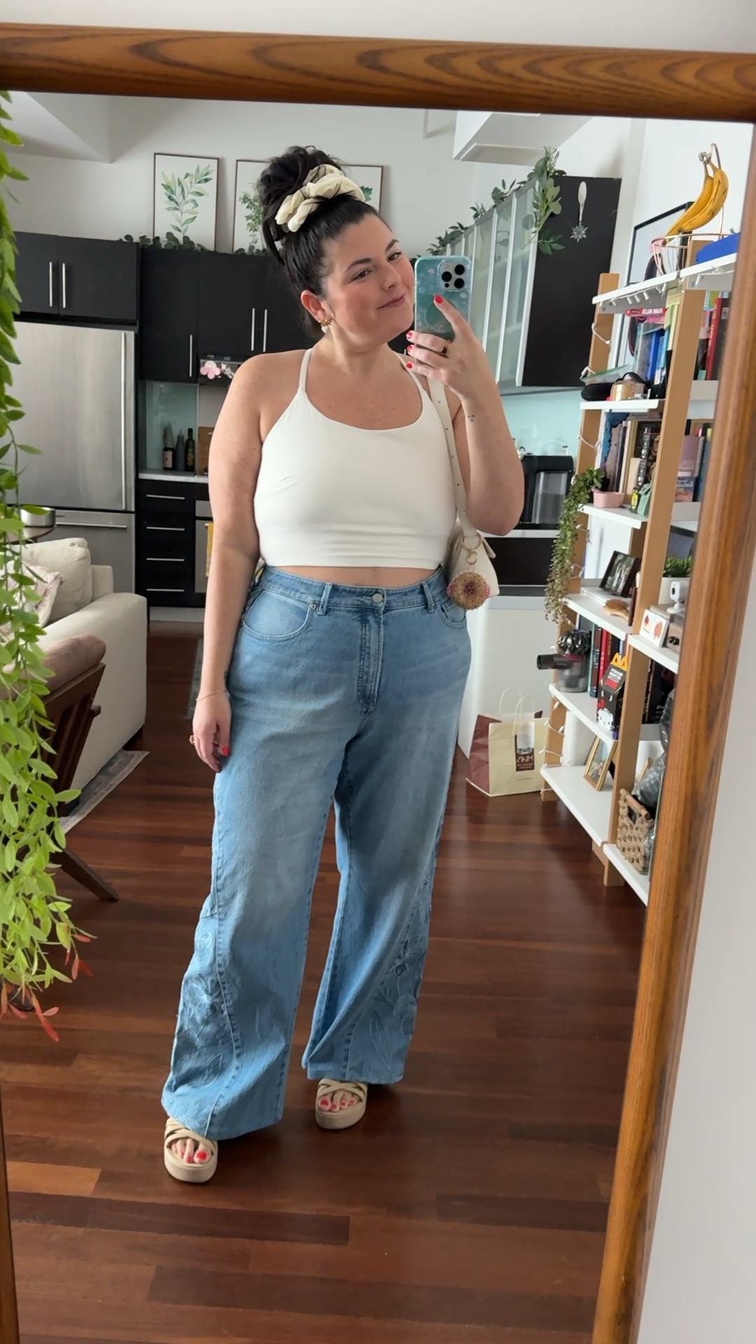 Outfit of the day! Absolutely in love with these jeans, they’re the dolly collection at good American. I’m wearing a size 15 and I’m normally a 16 at GA. Bag charm is sold out but there’s so many other cute options!

#LTKPlusSize #LTKSaleAlert #LTKootd