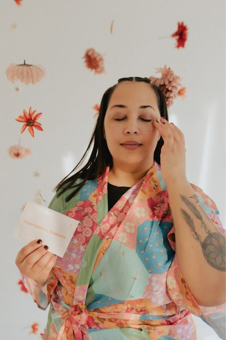 Whether you’re looking for the perfect stocking stuffer or just a pick-me-up for your self care Saturday, the collagen-rich eye masks from Après Beauty are a MUST. Complete your routine with a beautiful robe from Spell! 

#LTKHoliday #LTKbeauty #LTKunder50