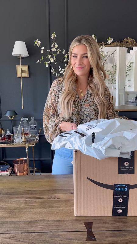 Amazon unboxing! A few home decor finds (that wireless lamp OMG 😍), workout clothes, beauty favorites, and everyday staples!

#LTKStyleTip #LTKHome #LTKFindsUnder100