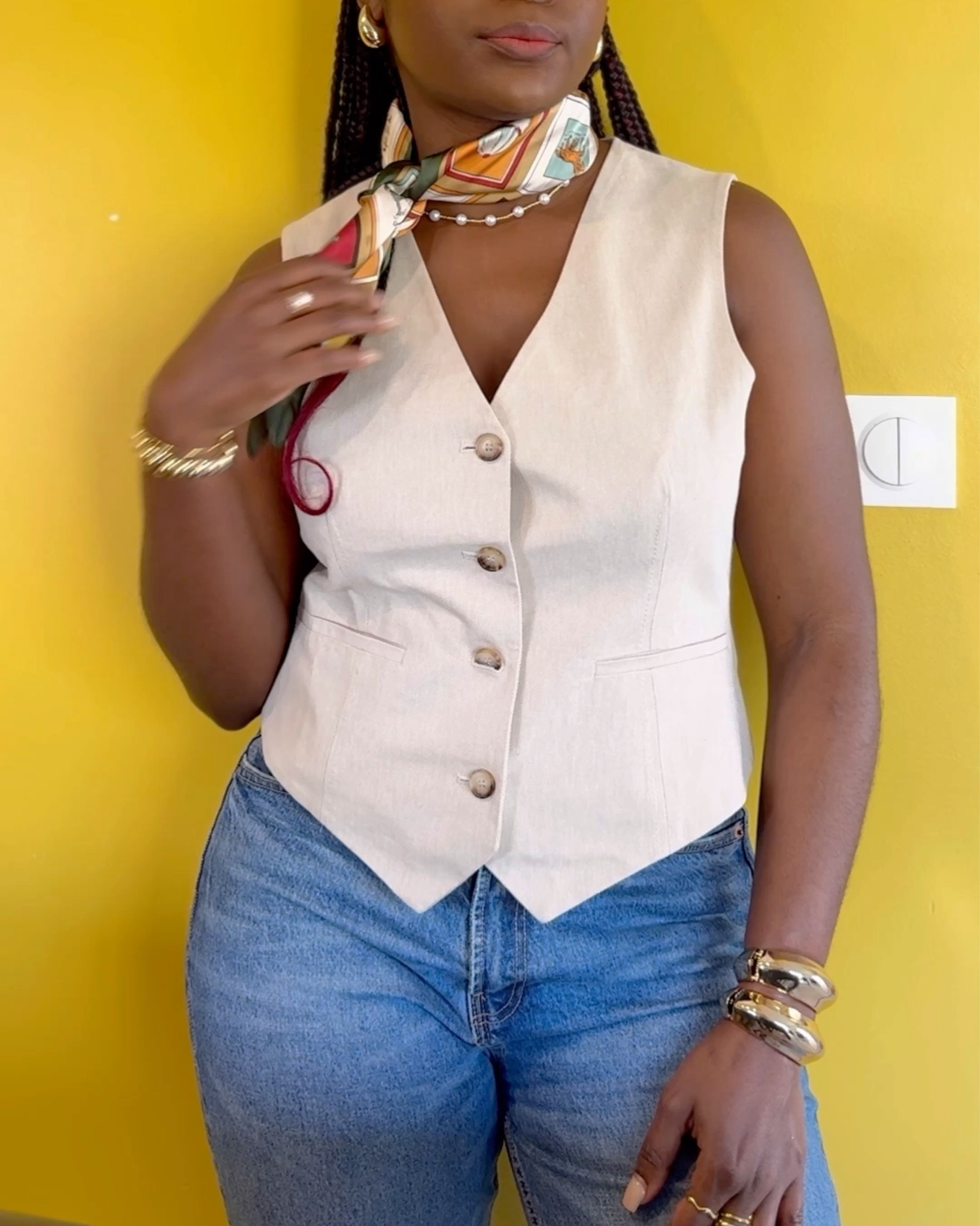 Ensemble Waistcoat + pantalon / Bermuda de chez Topshop acheté chez asos. J’ai pris la taille 40 en haut comme en bas. 

#LTKspring #LTKsummer #LTKeurope
