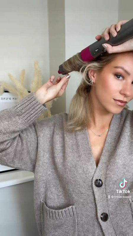 How I style second day hair using the dyson airwrap 

GHD heat protector 
Dyson airwrap complete
Living proof frizz vanishing oil
Living proof flex hairspray

#LTKeurope #LTKSeasonal #LTKbeauty
