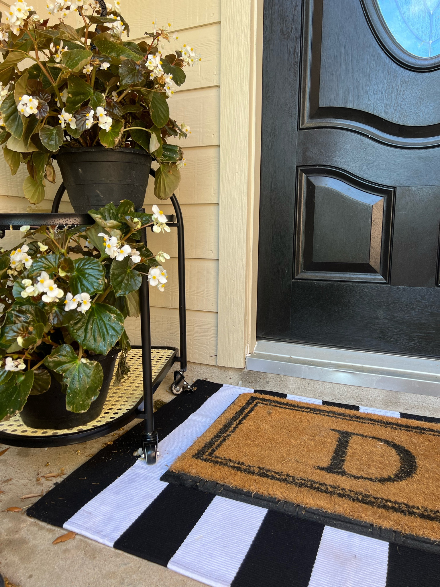 Spring front door decor 

#LTKSeasonal