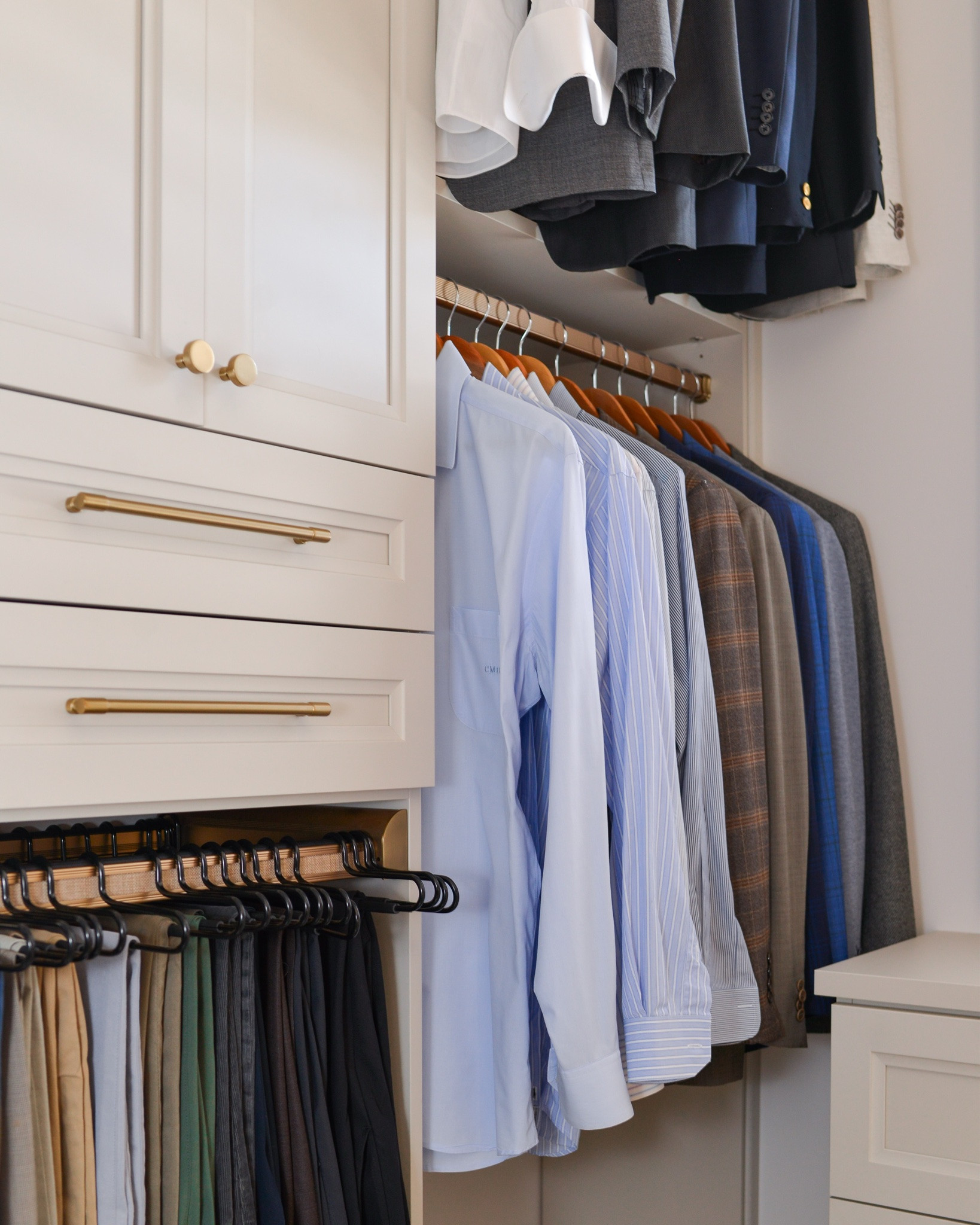Happy Father’s Day Weekend to all the rad dads out there!! 

📸: @heysouthernskyphoto
Closet Design: @calclosets_erin
Luxe Edit: @the_styleriot + @thebaerminimalist