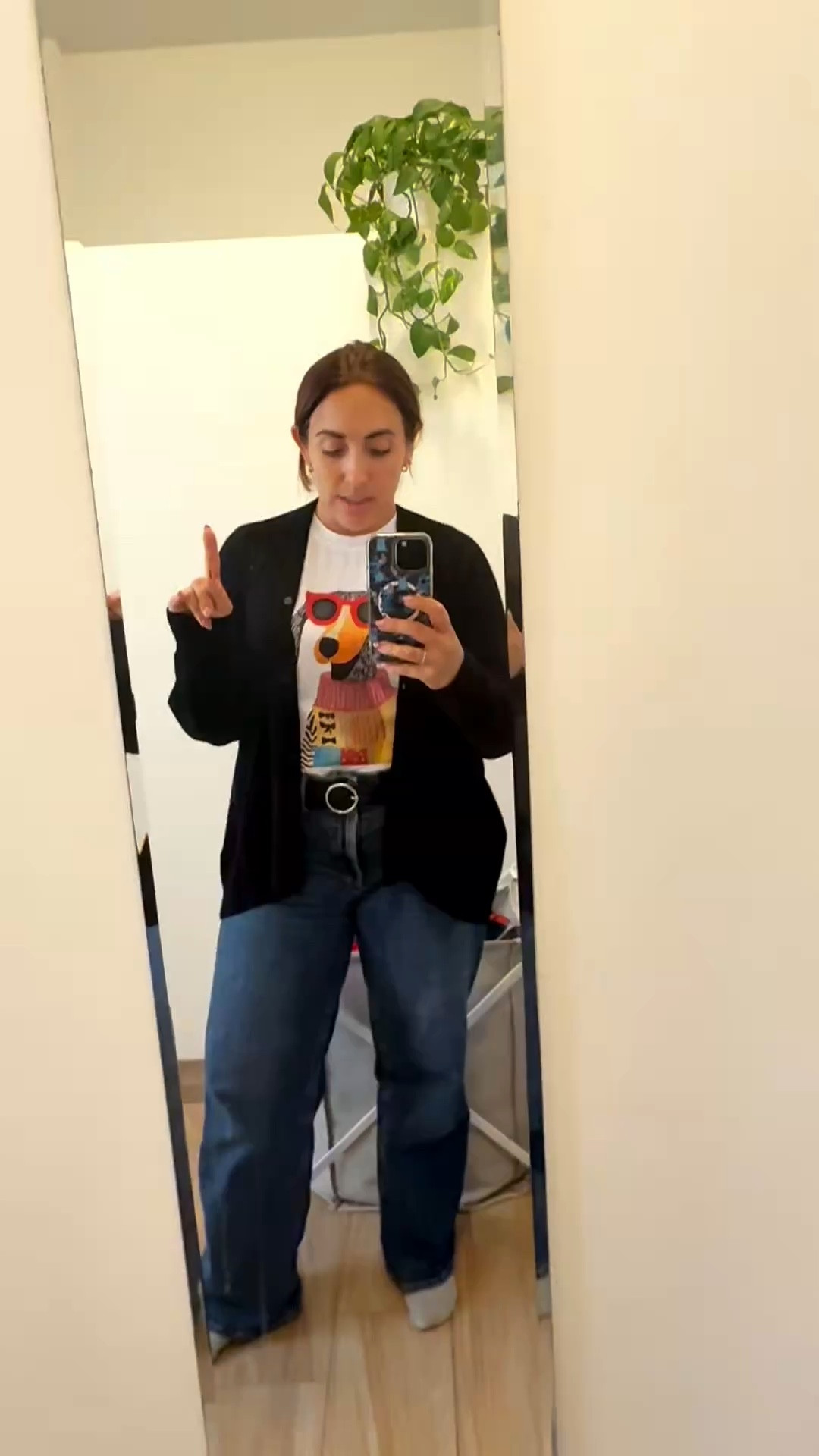 Un dato para las que tienen caderas anchas como yo: usar chaquetas te permite, visualmente, disimular un poco el ancho de tu cuerpo 

#LTKmomlife #LTKootd #LTKdayinmylife