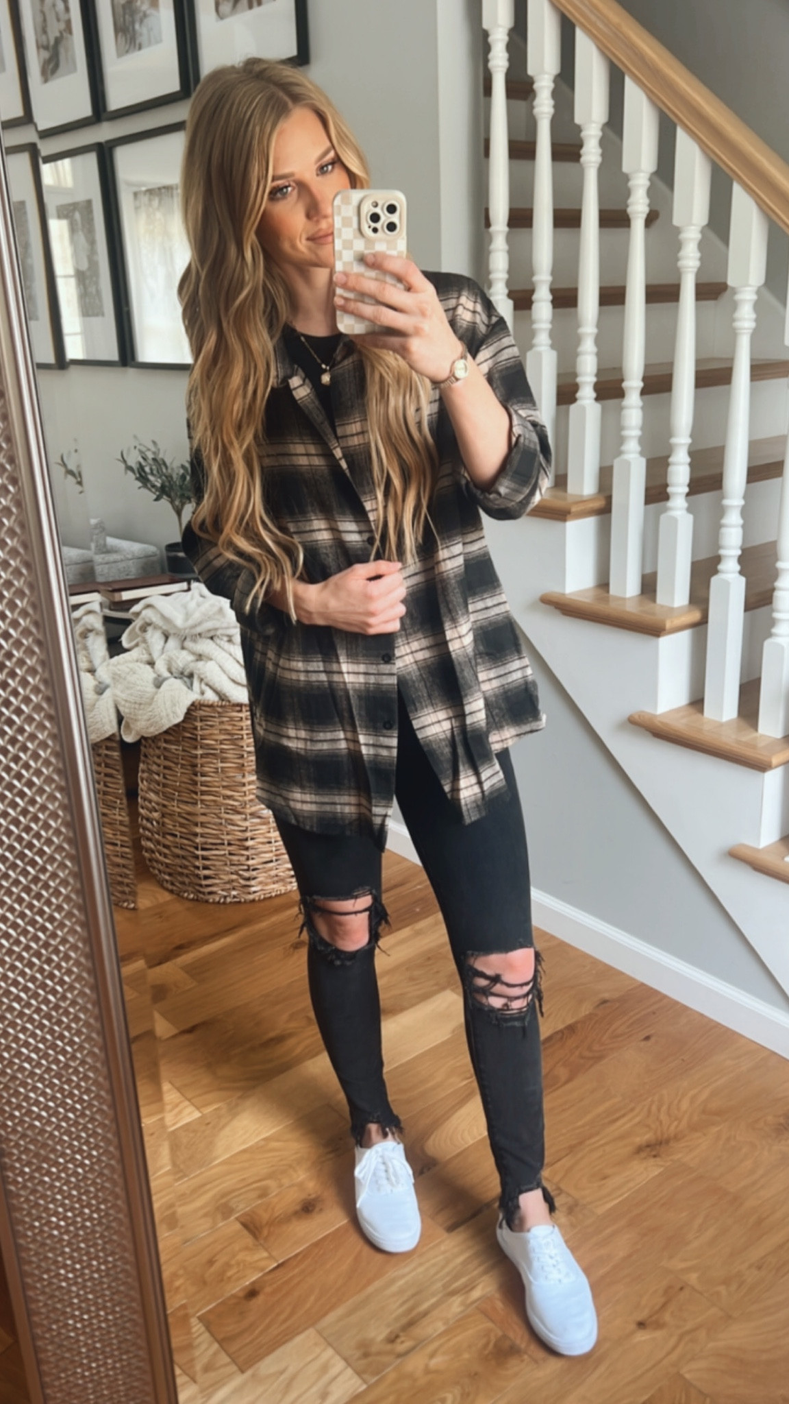 Fall Outfit. Oversized flannel shirt. 

#LTKWorkwear #LTKSeasonal