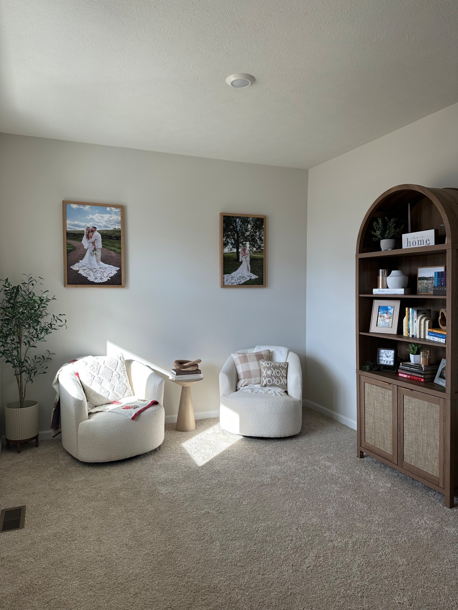 Cozy little sitting room inspo!

#LTKHome
