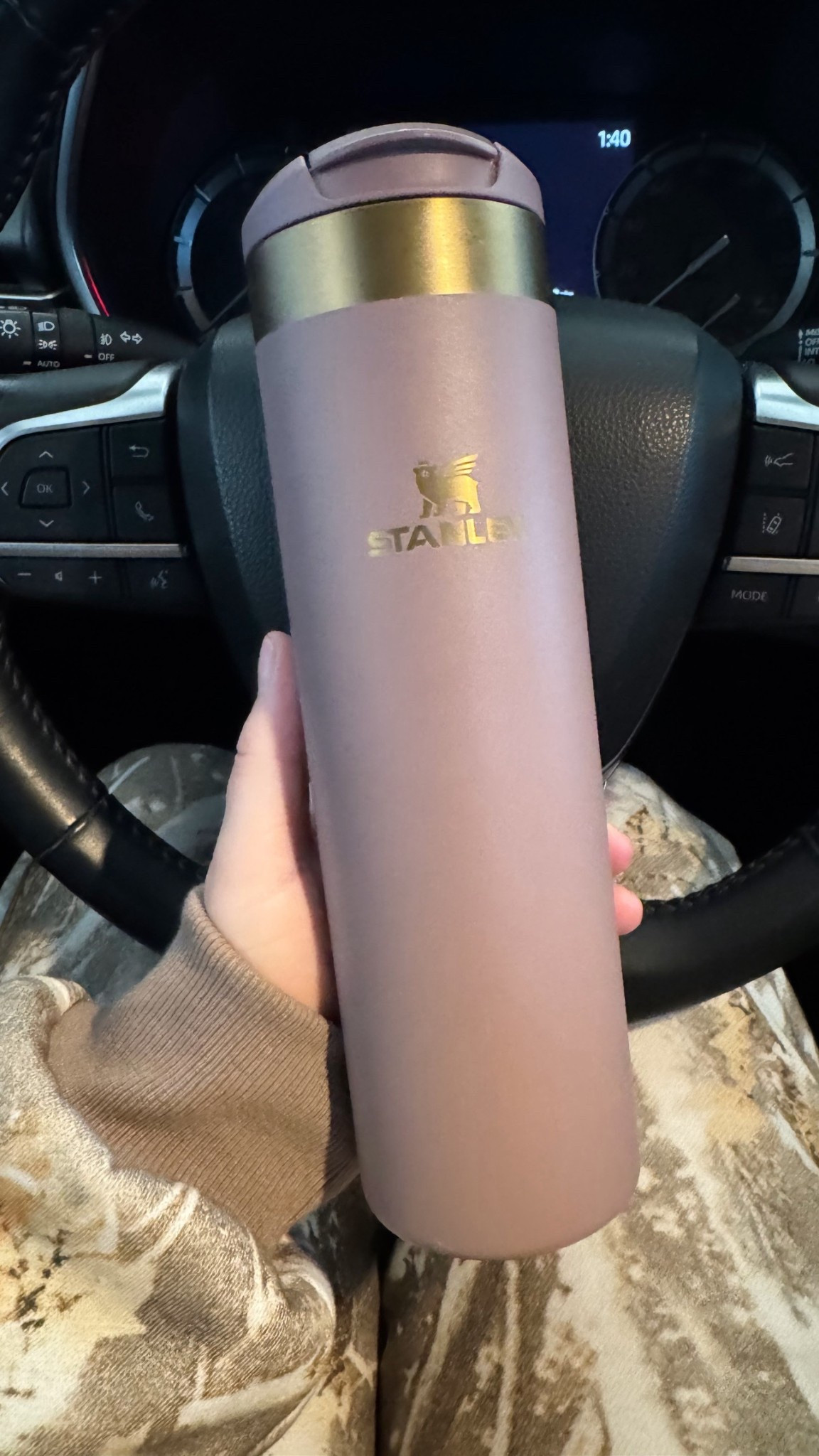 Perfect Christmas gift! A coffee mug that’s cute and actually keeps your coffee warm without spilling 👏

#LTKSeasonal #LTKTravel #LTKFindsUnder50