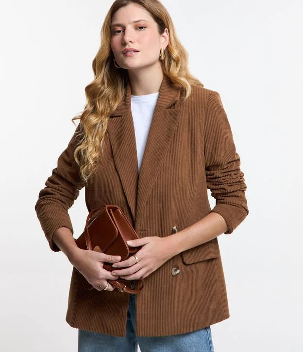 Blazer em Veludo Cotele com Fechamento Transpassado e Texturas Marrom | Renner (BR)