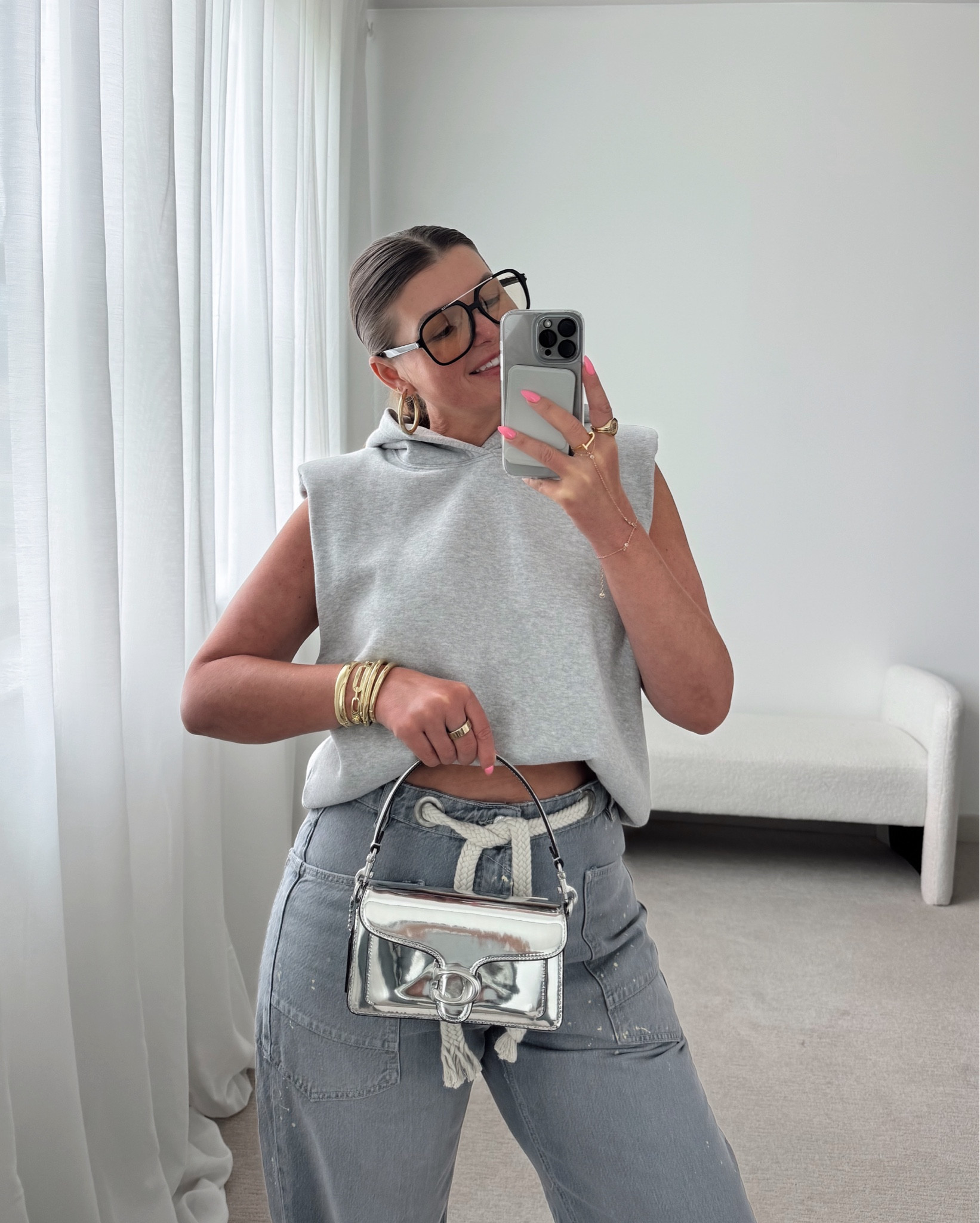 Barrel jeans, size 8, run tts
I sized up for a looser fit through the hips and thighs.



#LTKFindsUnder100