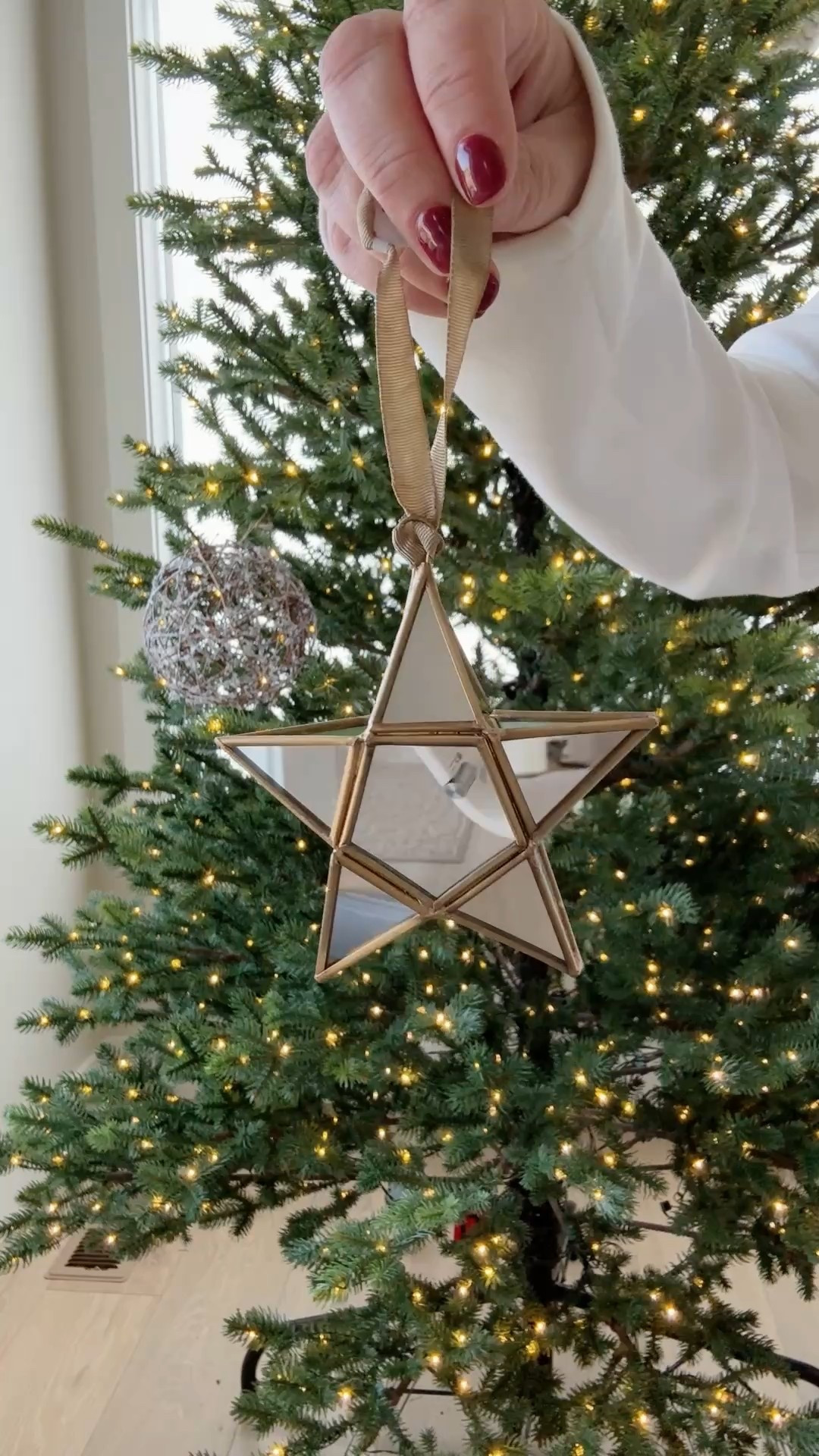 Christmas Tree decor brown and gold vintage, rustic inspired tree, twinkle tree, Home Depot tree 



#LTKHome #LTKHoliday #LTKSeasonal