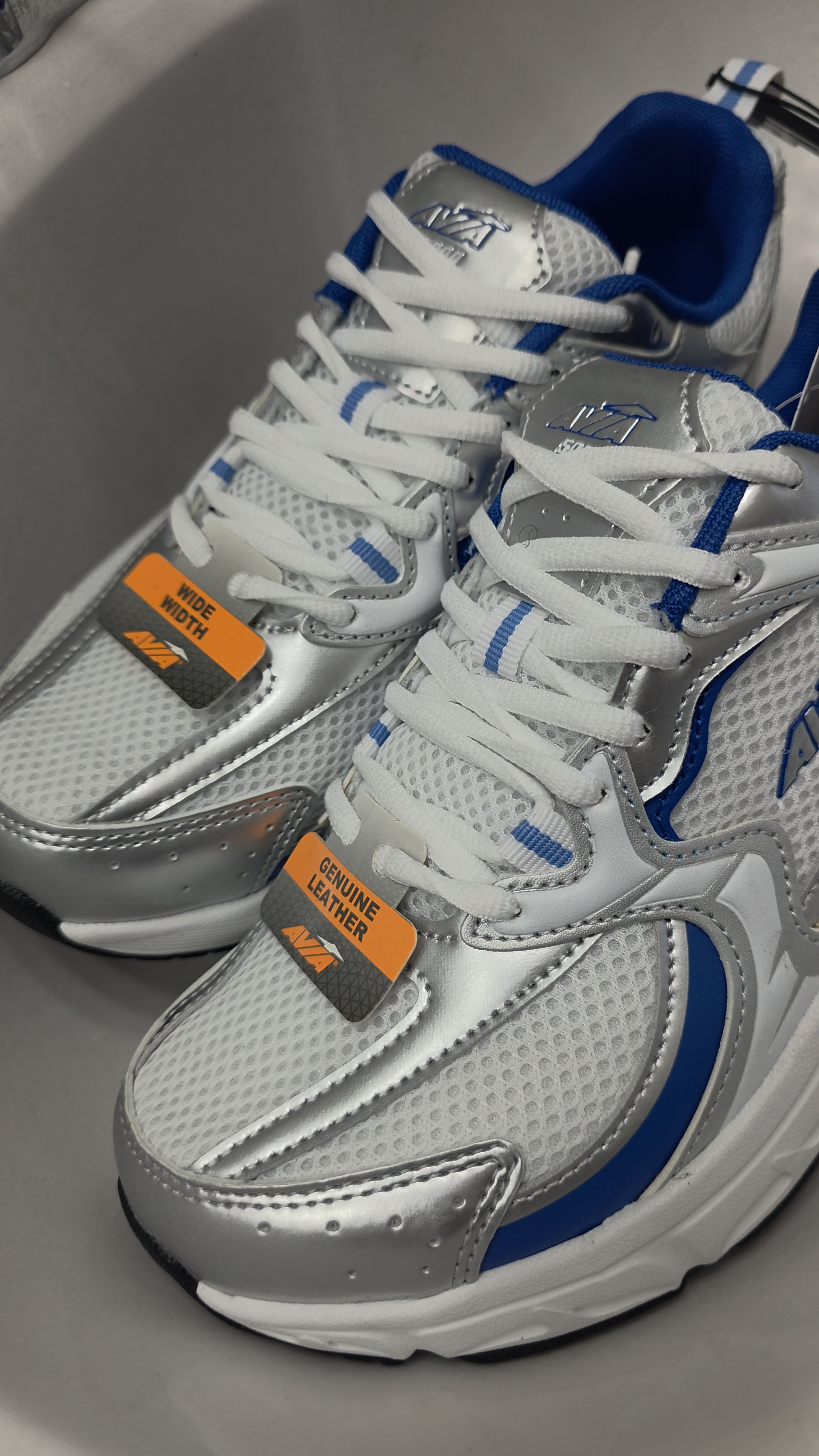 $20 athletic shoes for women.

