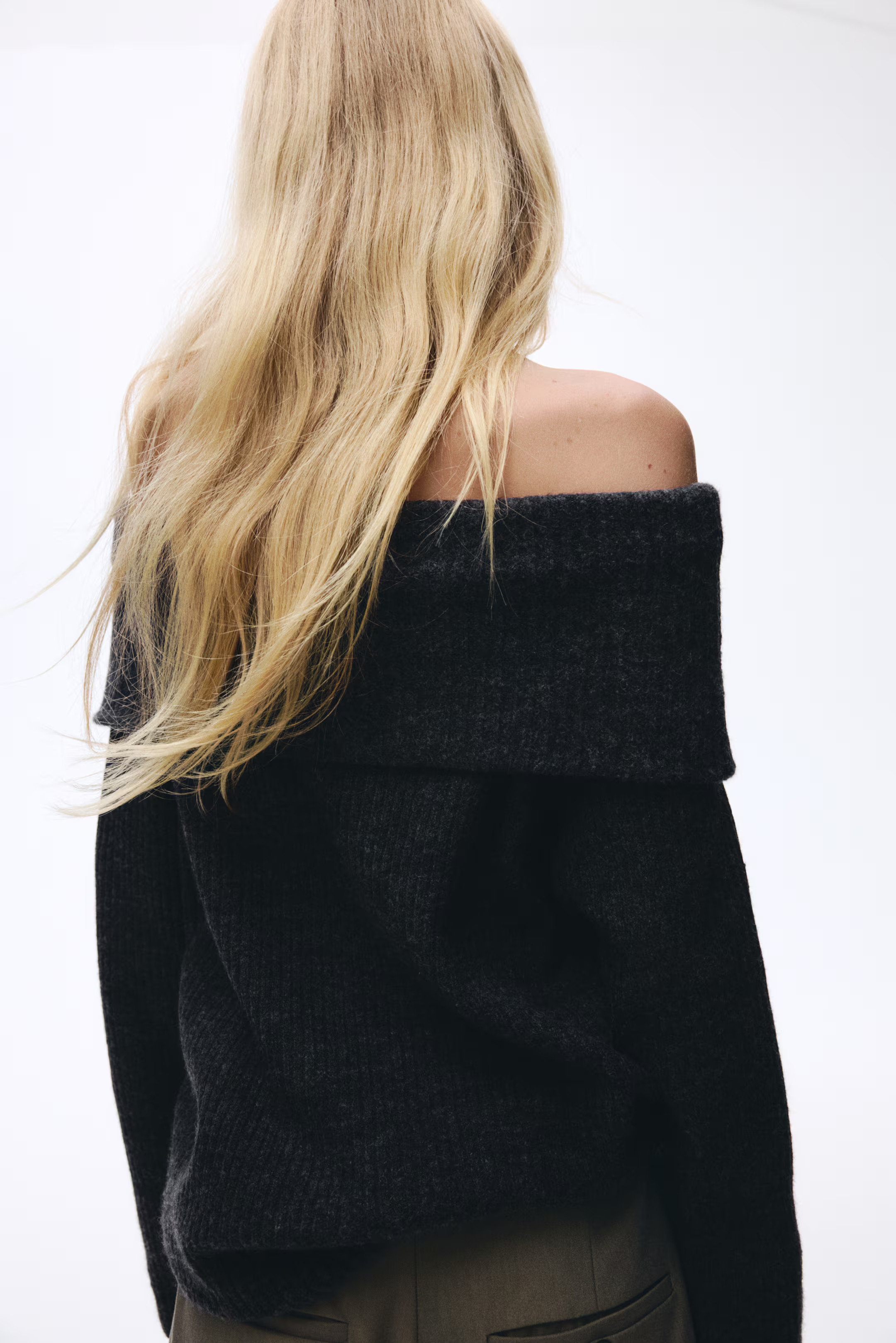 Off-the-shoulder jumper | H&M (UK, MY, IN, SG, PH, TW, HK)