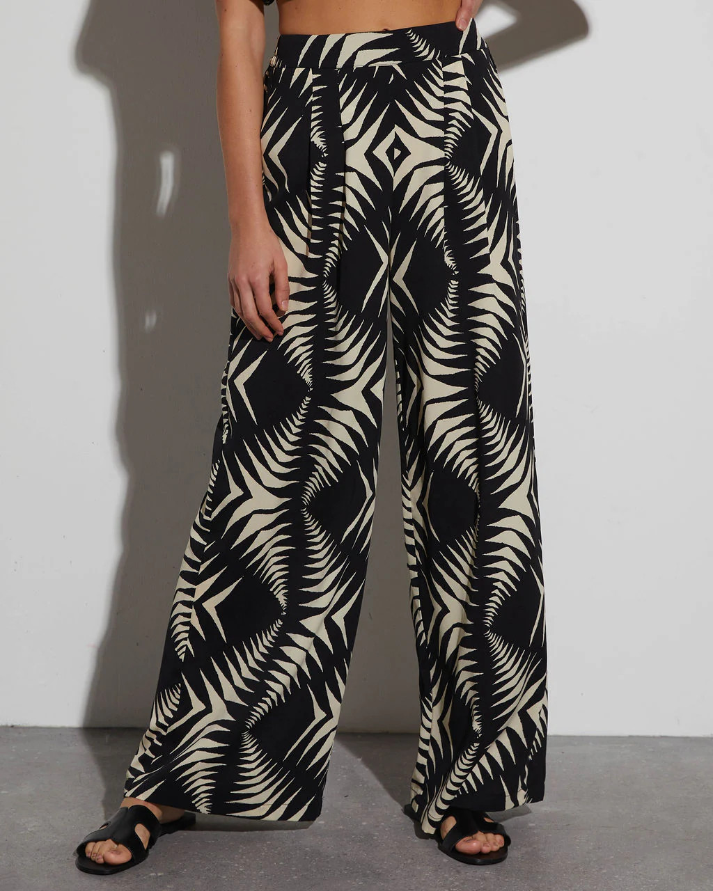 Stay With Me Printed Pants | VICI