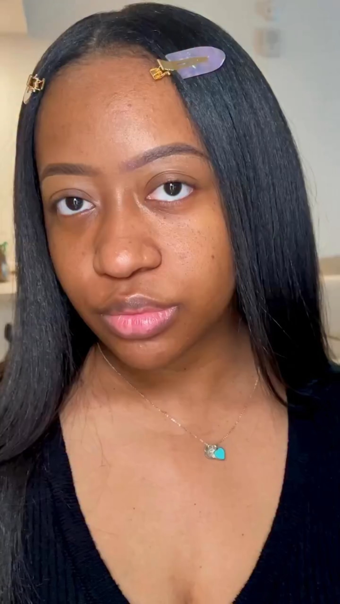 Just because it’s “everyday” doesn’t mean it has to be basic. This smudged liner moment is simple but elevated. Perfect for when you want a quick routine with a little extra edge. 🖤

Would you rock this as your everyday glam or save it for nights out? 👀👇

@hudabeauty peach corrector
@hauslabs foundation in 425
@chanel.beauty Bronzer
@fentybeauty concealer
@elfcosmetics liquid blush
@lorealparis infallible bronzer
@lorealparis confident in pink blush
@beautybay neutral palette
@valentino.beauty colorgraph pencil
@pradabeauty astral pink lip balm
@fentybeauty liner in I woodn’t

#EverydayGlam #SoftGlam #MakeupForBeginners  #BeautyCreator #MakeupReels #fentybeauty #hudabeauty