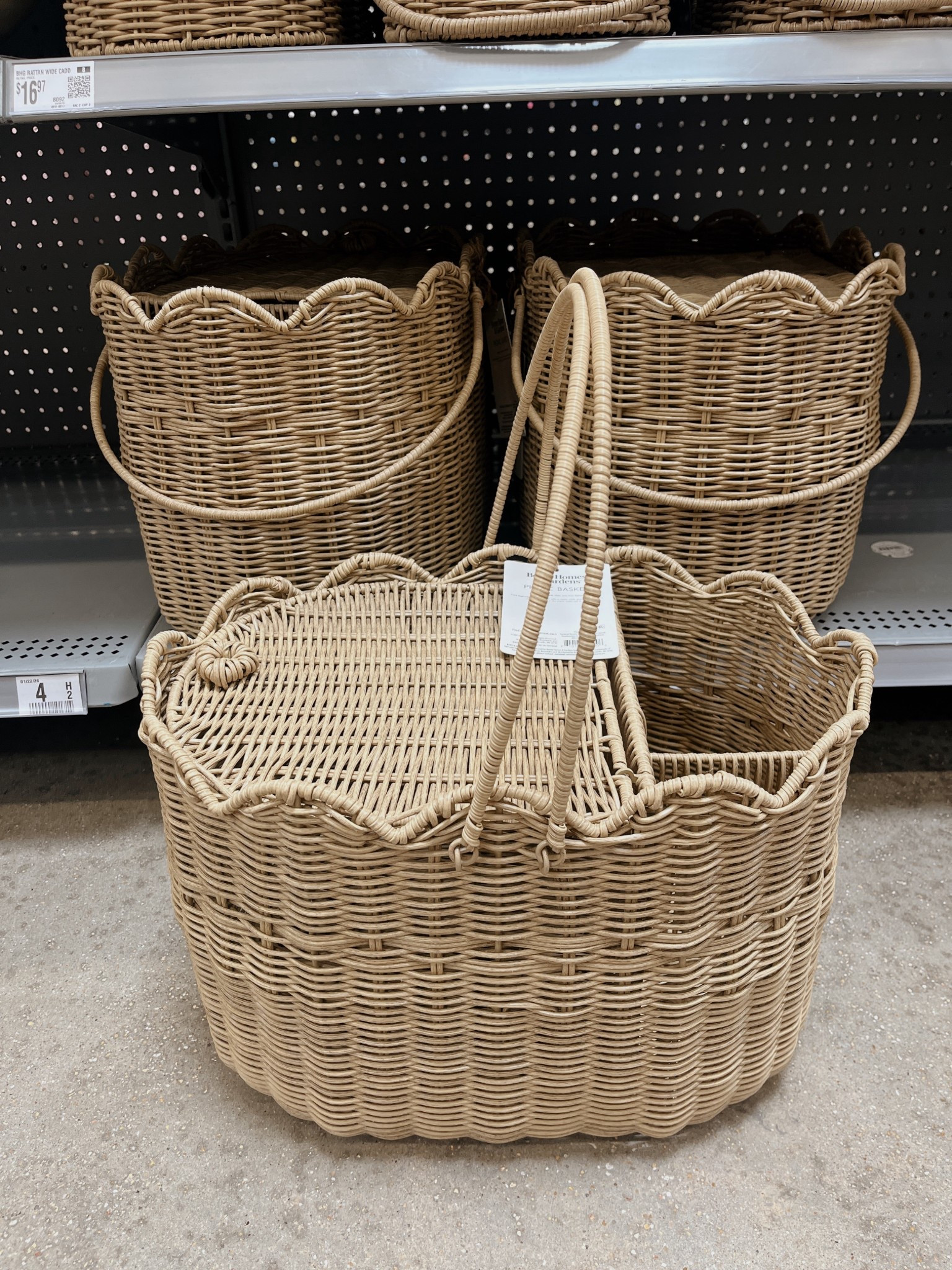 Scalloped picnic basket Sooooo cute! 

#LTKMothersDay #LTKdayinmylife