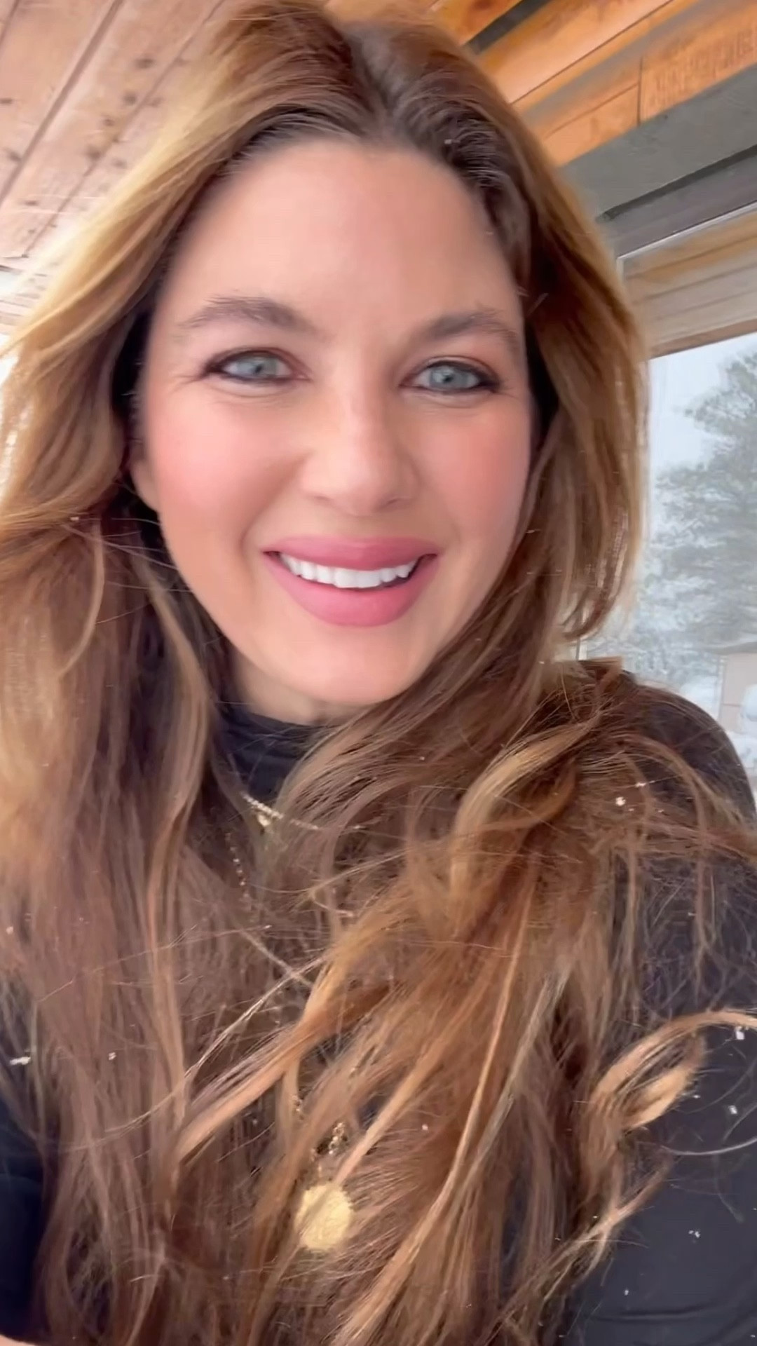 Makeup tutorial, winter makeup, snowy makeup look, cc cream, Byredo liquid lip vinyl, turtleneck

Here’s an easy snowy day makeup look ❄️💄

Shade Specifics: 
CC Cream: B50
Concealer: 3N
Bronzer: 5
Blush: sublime flush 
Cream blush: Ibiza nude 
Lip pencil: Pillowtalk 
Eyeshadow: Nudecomer 
Lip color: flushed 
Brow: medium 

#LTKSeasonal #LTKbeauty #LTKFind