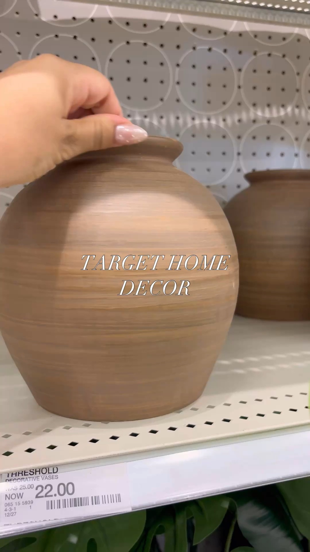 If you’re loving warm neutrals this season… run to Target 🤎

Brown ceramic textures
Cream marble accents
Soft white florals
Layered candlelight

These are the little details that make a home feel styled, intentional, and cozy.

Shop all my finds on LTK ✨

#LTKHome #LTKSaleAlert