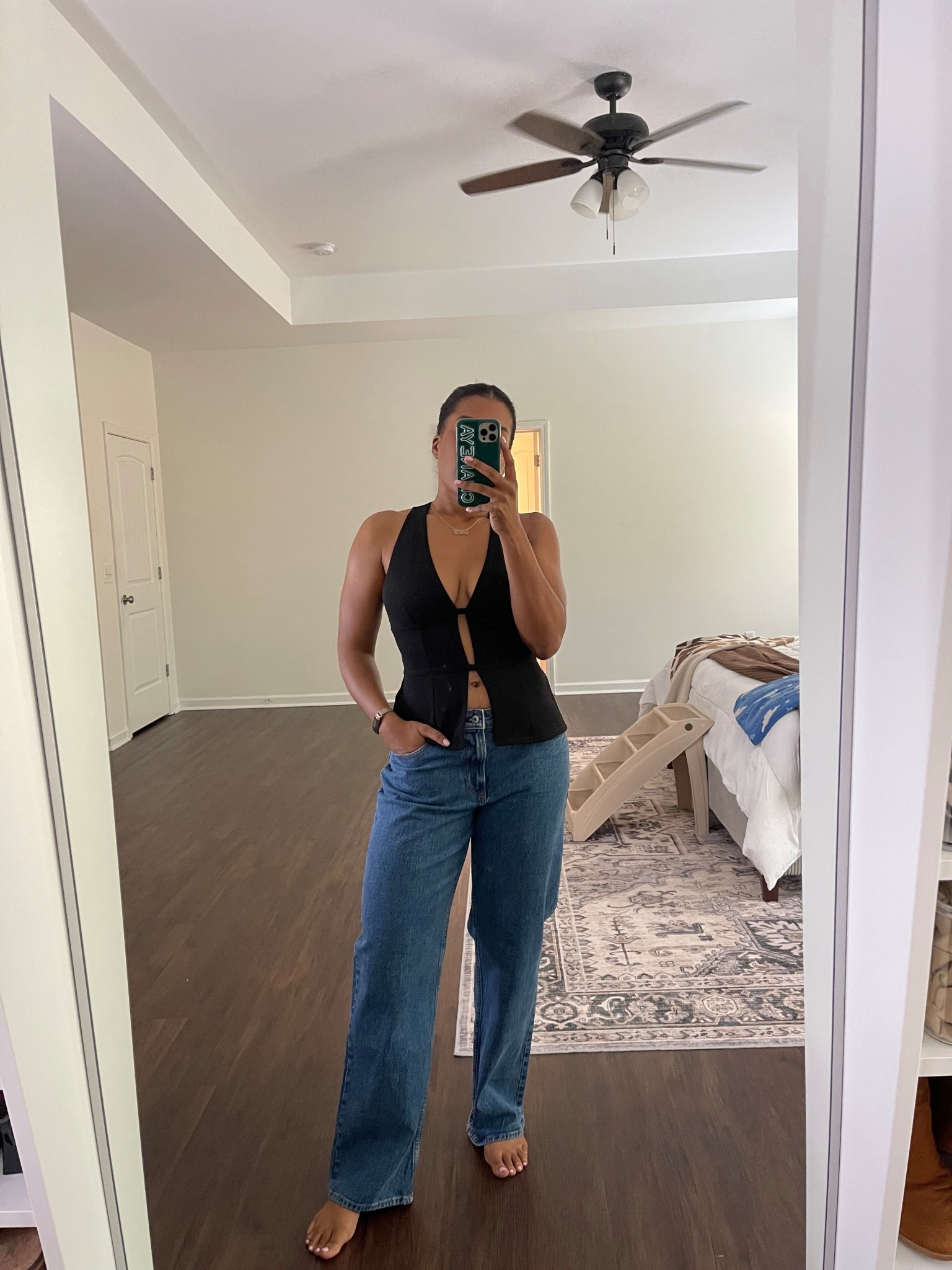 V-neck cutout top. Wearing a size small. 

#LTKFindsUnder100 #LTKStyleTip #LTKSeasonal