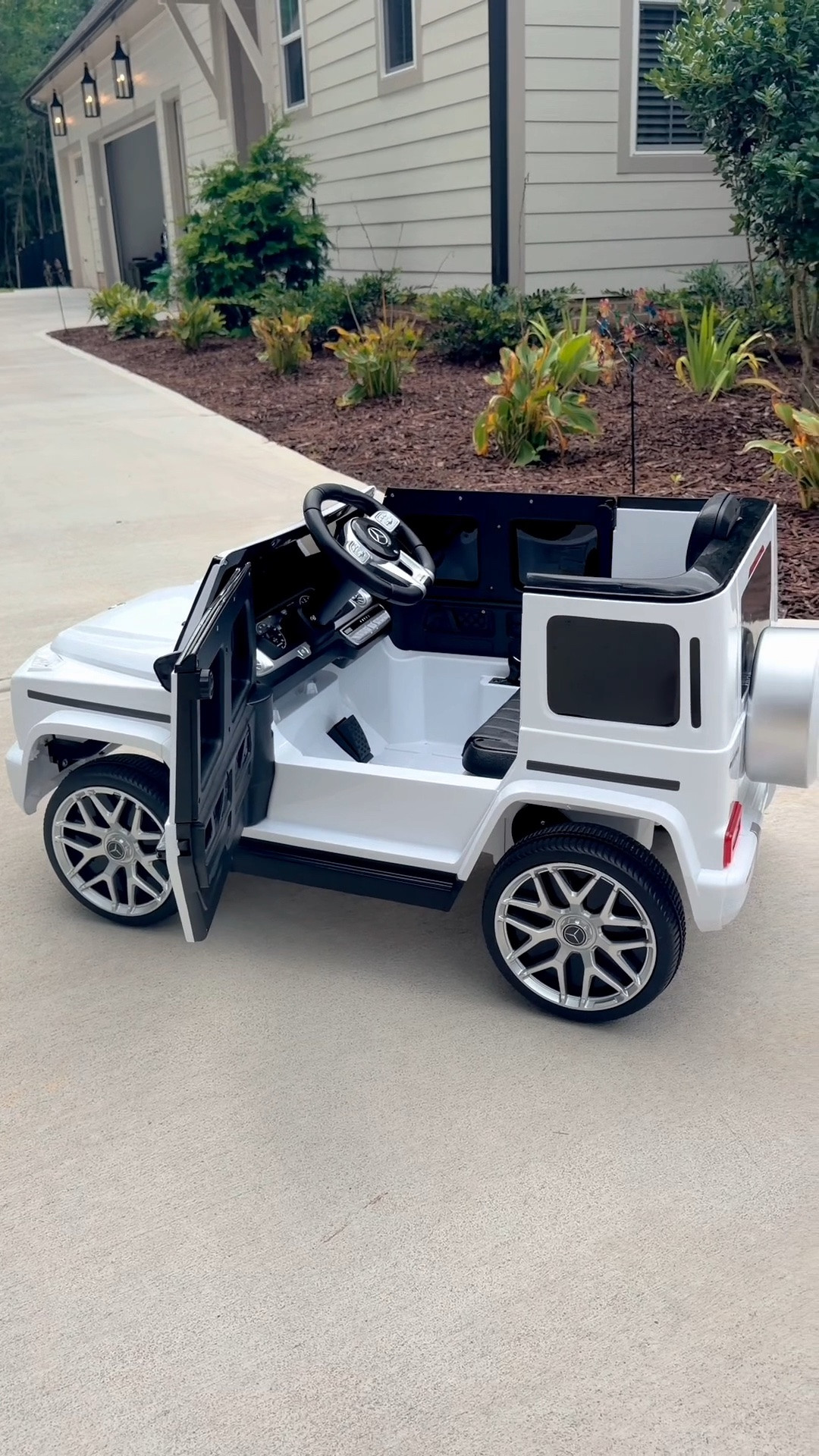 The cutest kids G-Wagon! The perfect birthday or Christmas gift 🎁

#LTKKids #LTKmomlife