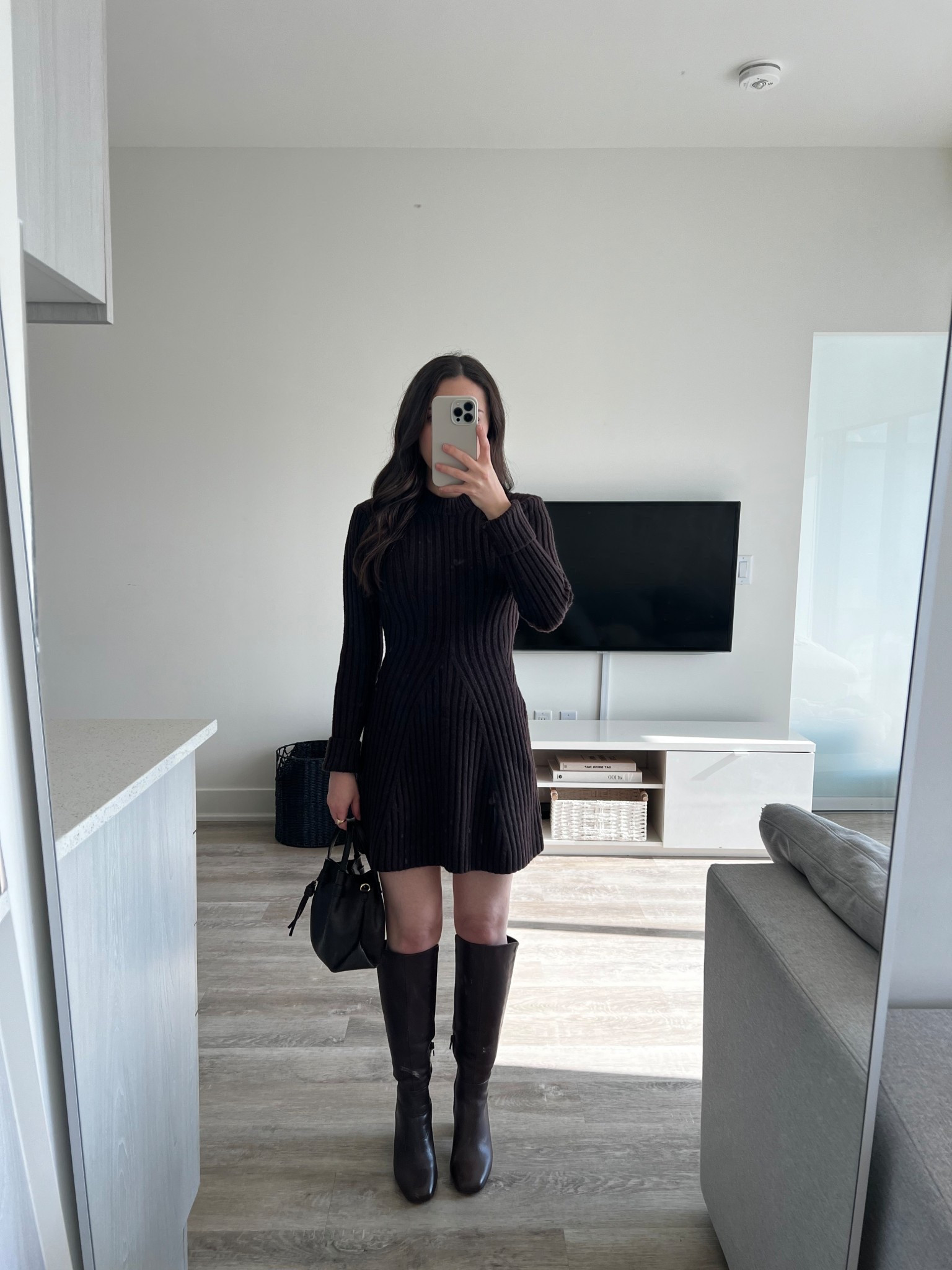 Monochrome fall fit 🤎 this brown dress is super affordable and I love how petite-friendly it is. It comes in other colours too!

I’m wearing a size XXS in the dress 

#LTKdresses #LTKpetite #LTKcanada