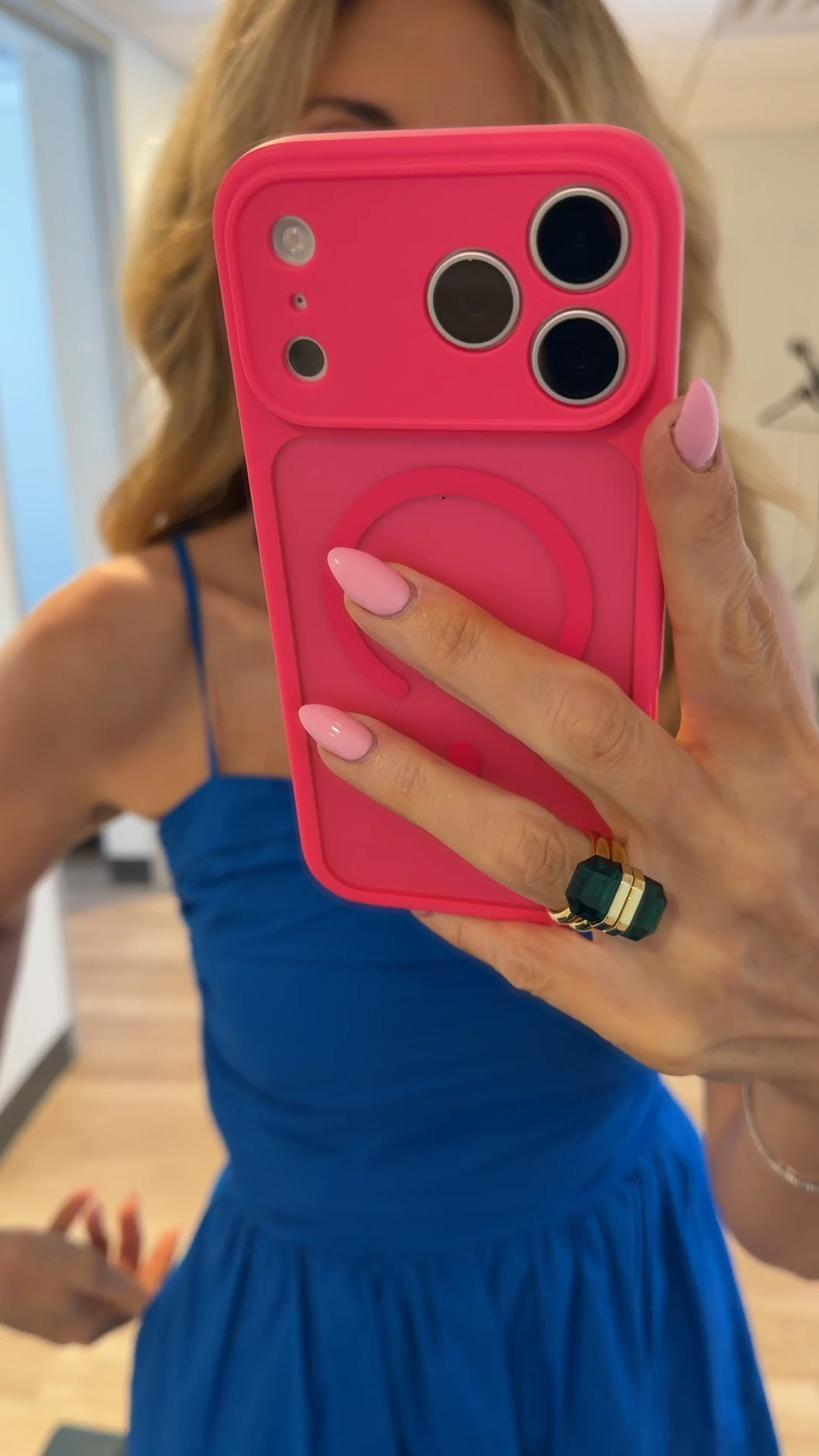 I don’t blame you if you were asleep during our 1am show on @QVC ! But if you did, here’s what I wore…
an @OAK + FORT dress (available in multiple colors ; I’m in XS and it has stretch backing to adjust to all bust sizes!)
-new favorite Baublebar necklace (I had to advance-order mine but it’s now in stock! 
-ring is Swarovski and I believe out of production 
-phone case is tagged too! 

Hoppy Easter and Happy Passover! 

#LTKdayinmylife #LTKOver40 #LTKWorkwear