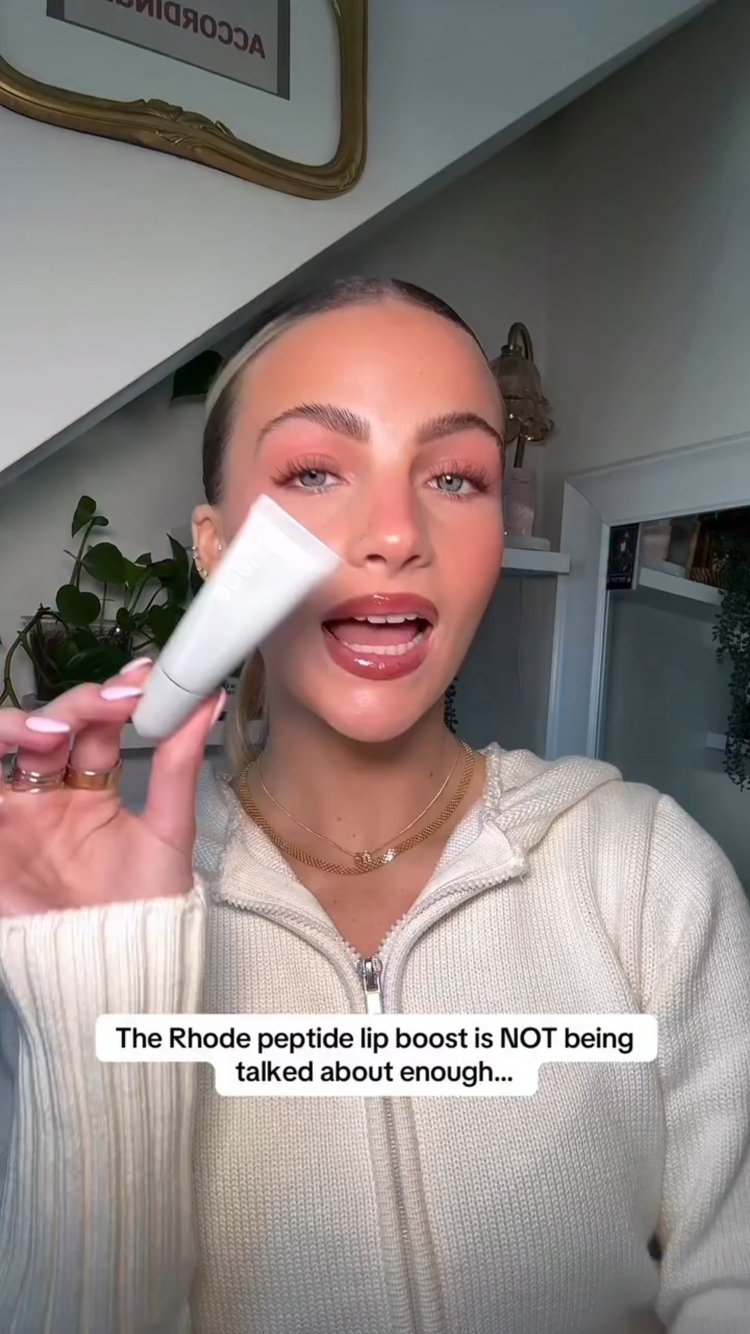 @rhode @haileybieber you’ve done it again!!!!! #explore #lipgloss #rhode #viral

#LTKgrwm #LTKdayinmylife #LTKselfcare