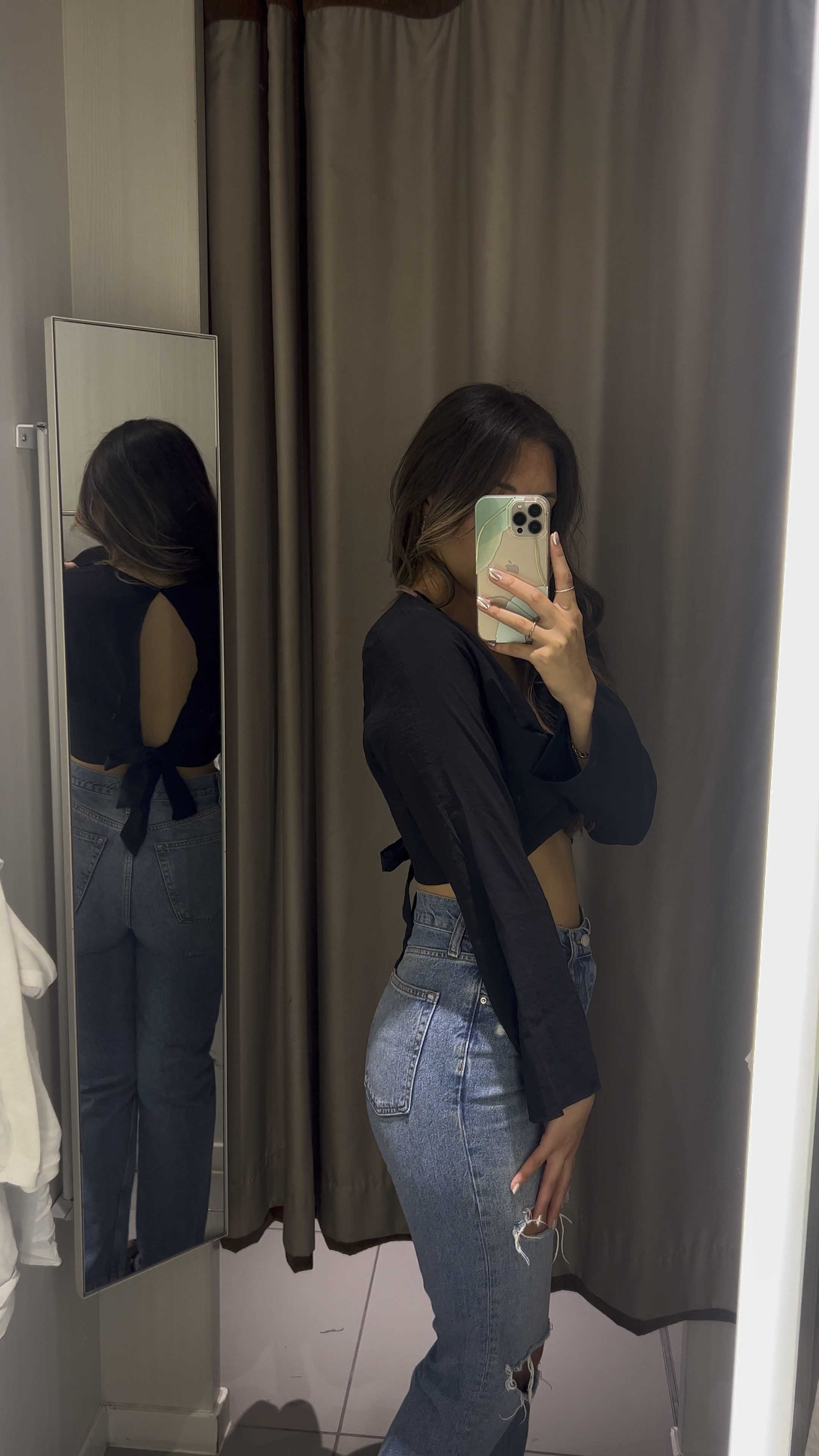 Obsessed with this crop top ! Love an open back moment ! 

#trending #hmfinds #hmhaul #summercroptop #nightfit #nightoutfit #croptop #openbacktop

#LTKstyletip #LTKFind #LTKfit