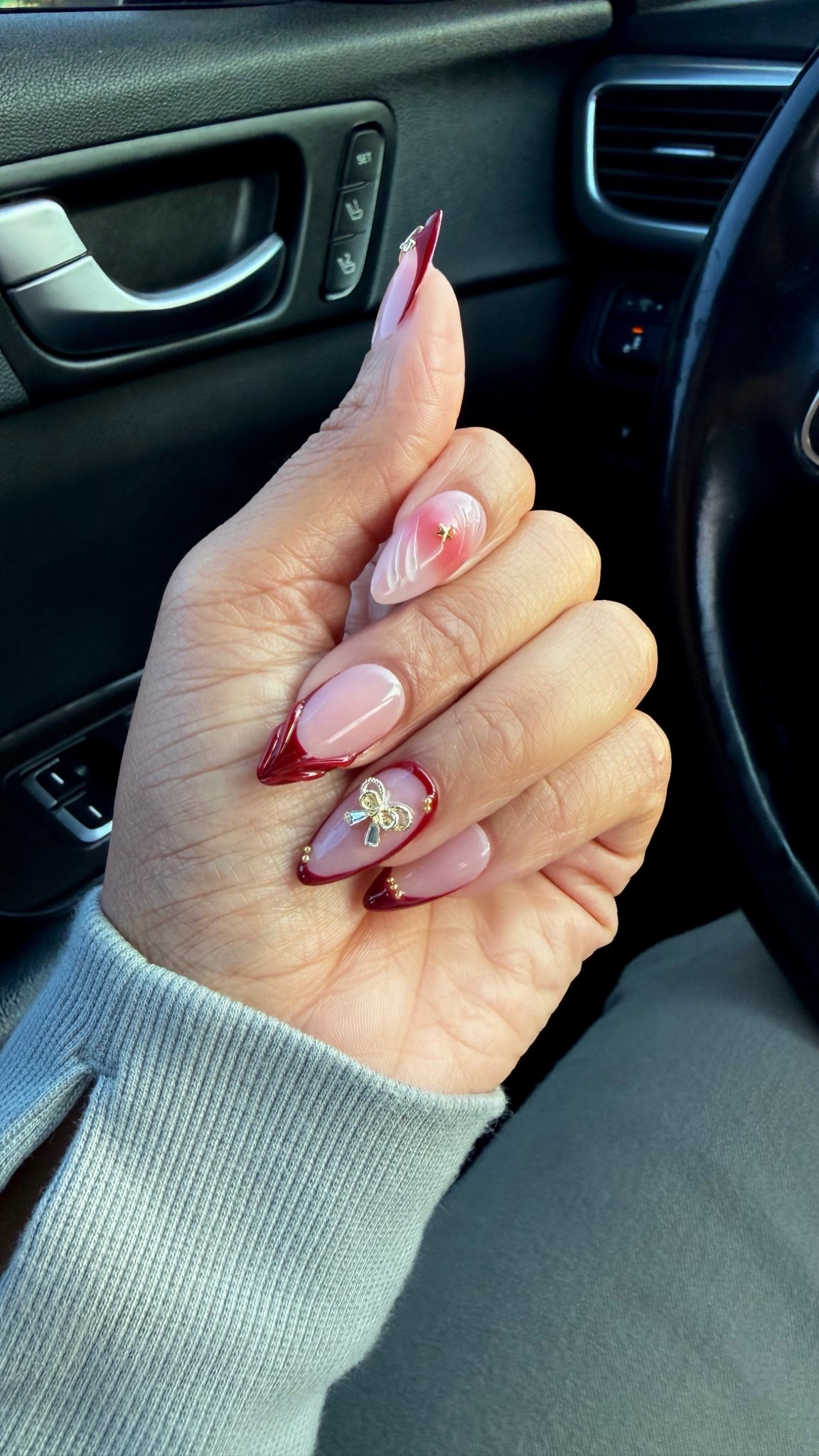 Christmas nails 💅 🌲 

#LTKGiftGuide #LTKBeauty