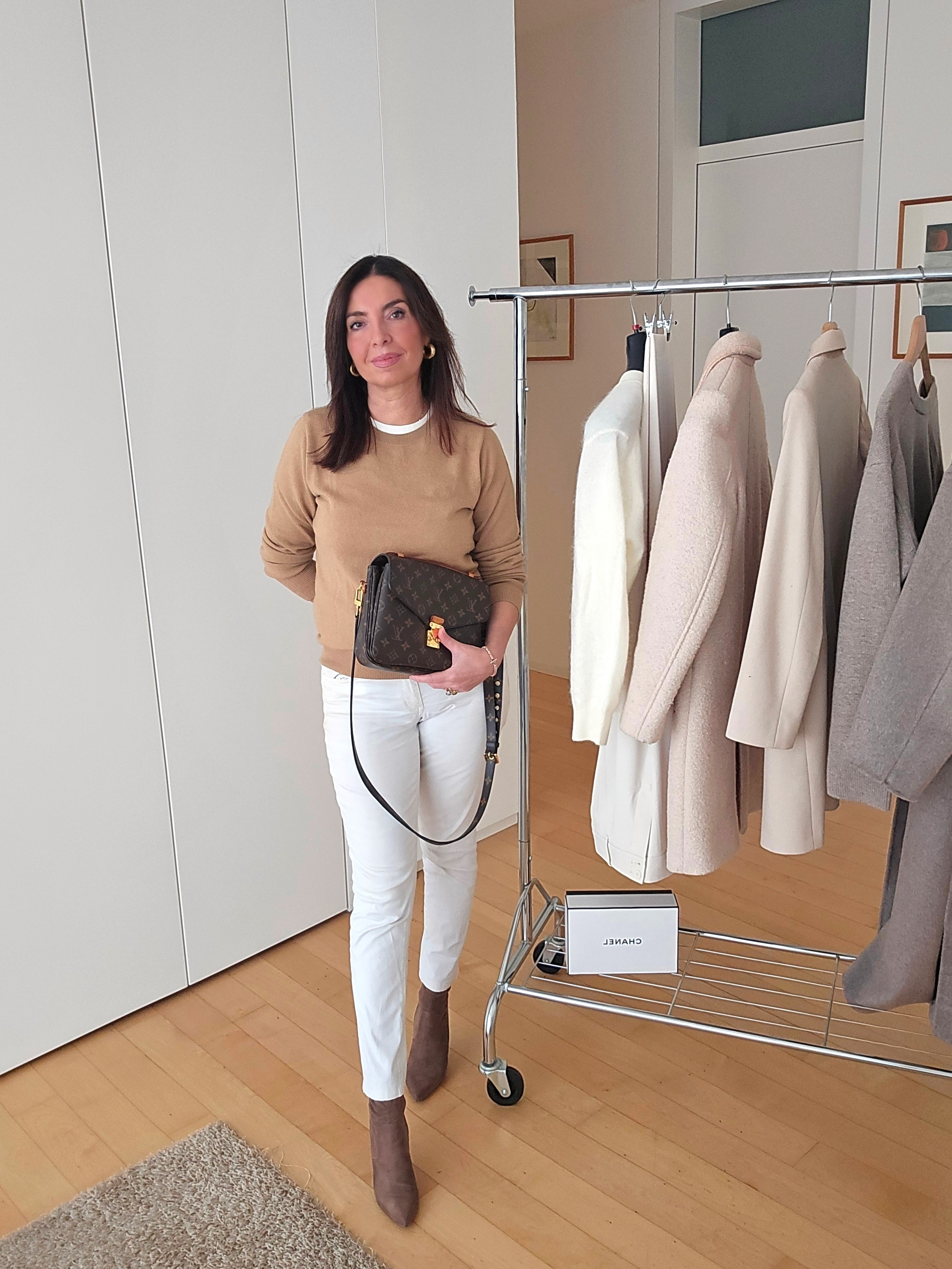 Timeless autumn vibes with soft cashmere and silk, paired with classic jeans for a relaxed yet polished style. Add accessories in warm seasonal tones for a cozy and versatile look that’s perfect for the cooler months. Subtle details make all the difference in creating effortless elegance.

#FallFashion #SilkLovers #AutumnOutfits #EffortlessChic #WardrobeEssentials 

 #LTKitalia #LTKover50style #LTKbag