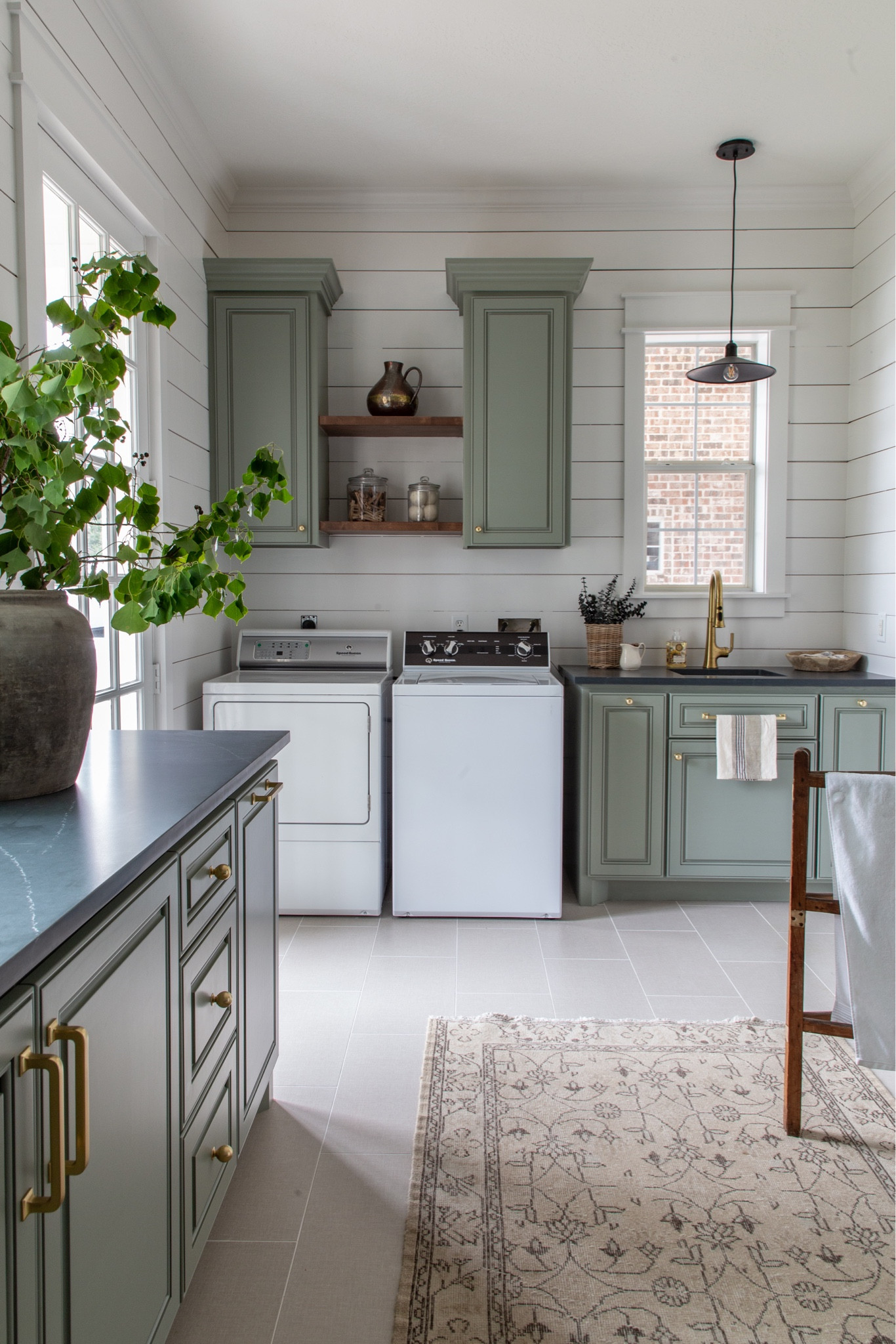 Sharing all the details of our laundry room makeover on the blog. Shop it all here! 

#laundryroom #laundryroomdesign #laundryroomdecor

#LTKstyletip #LTKhome