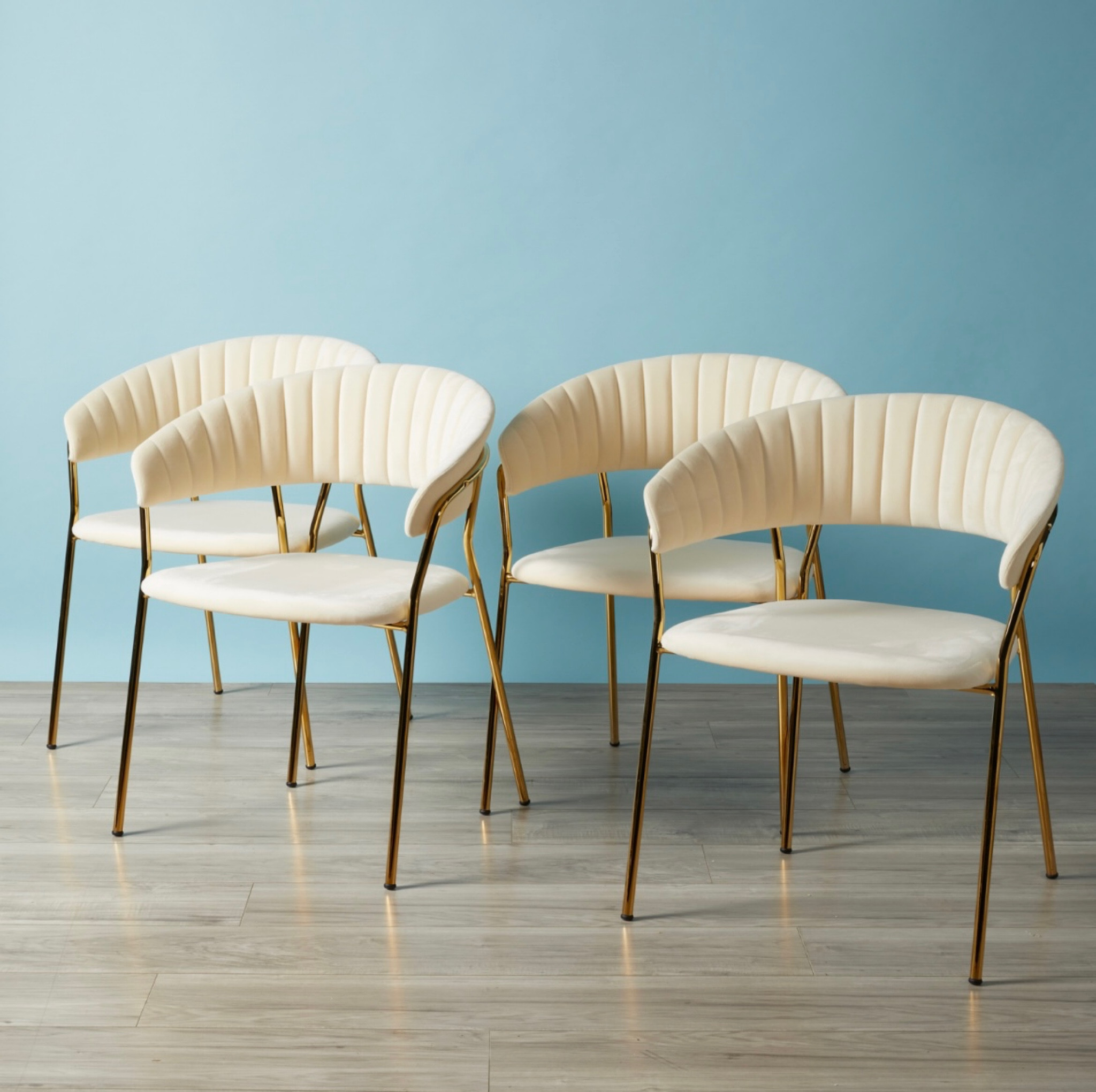 Set of 4 velvet pleated dining chairs for $500! Hurry! 

#diningroom #diningroomchairs #diningroomdecor #home #decor #homedecor #entertaining #chairs #velvetchairs #diningchairs 

#LTKhome