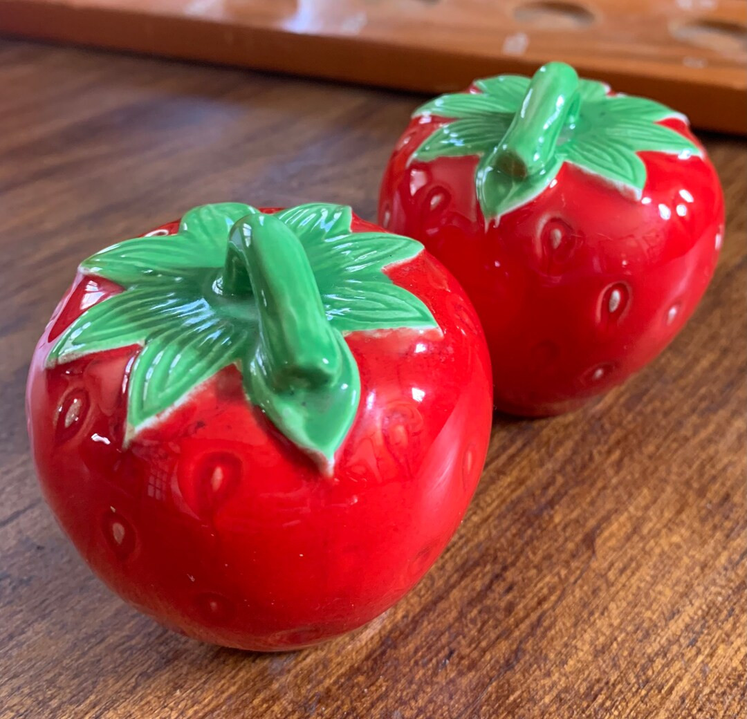strawberry salt and pepper shakers | Etsy (US)