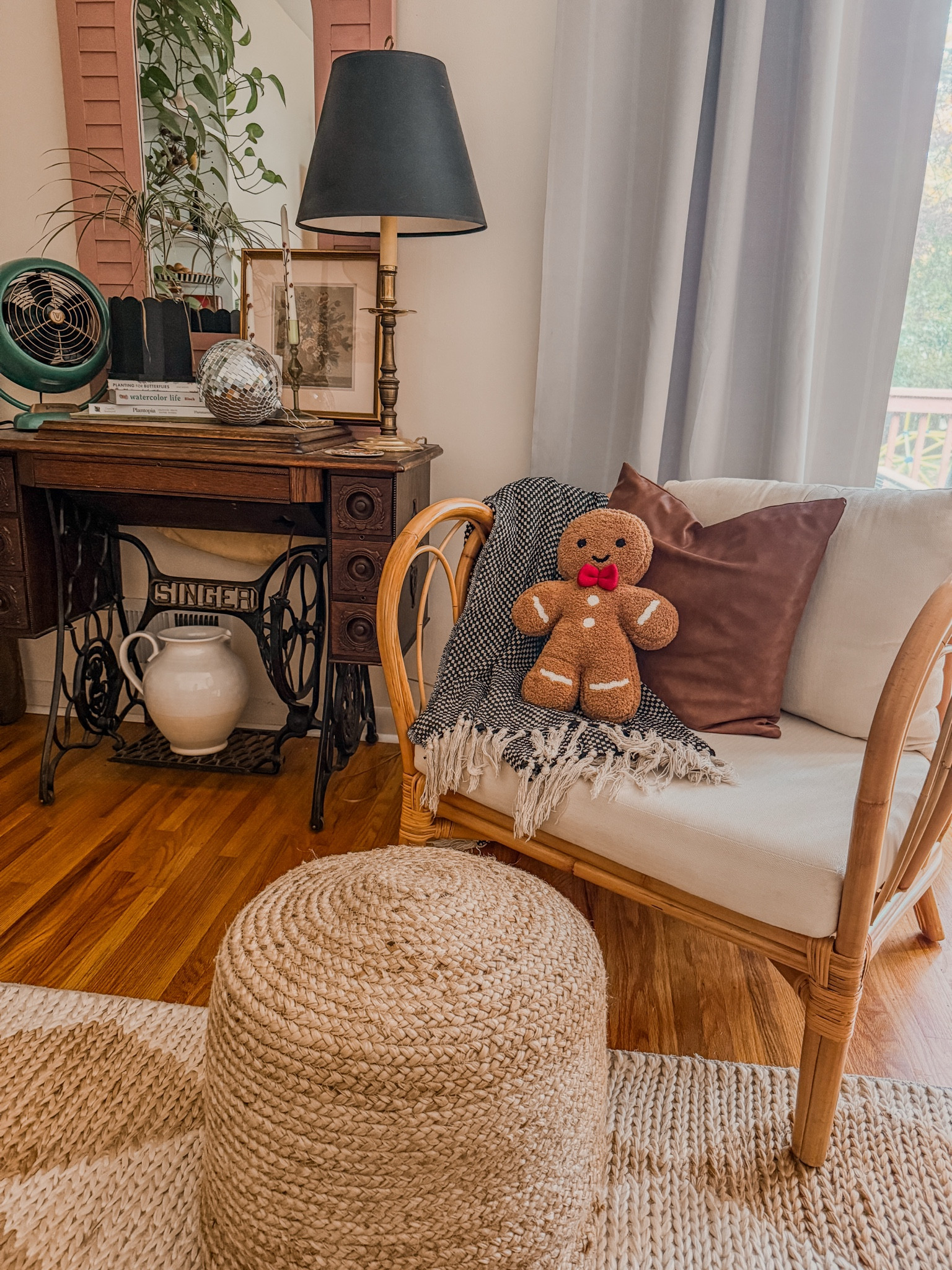 The cutest gingerbread shaped pillow! Only $10 from target! It was definitely a kid influenced purchase but it is super cute! Target has an amazing Christmas collection this year! Linking my faves for you!





#LTKSeasonal #LTKHome #LTKHoliday