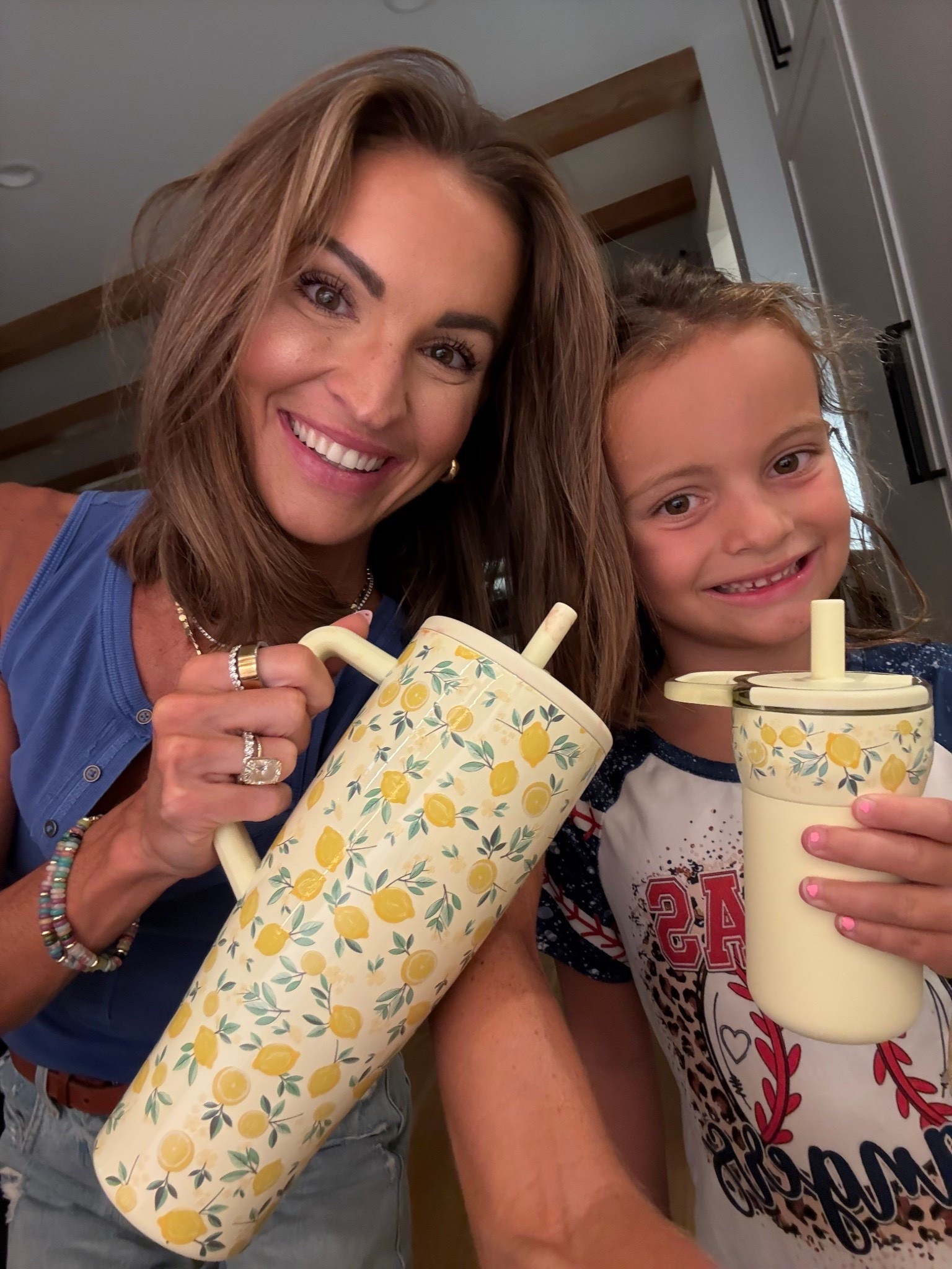 some of our favorite water bottles are on sale this weekend! 🙌🏼 keep your drink cold ALL day and totally leak proof! 💛

#LTKSaleAlert